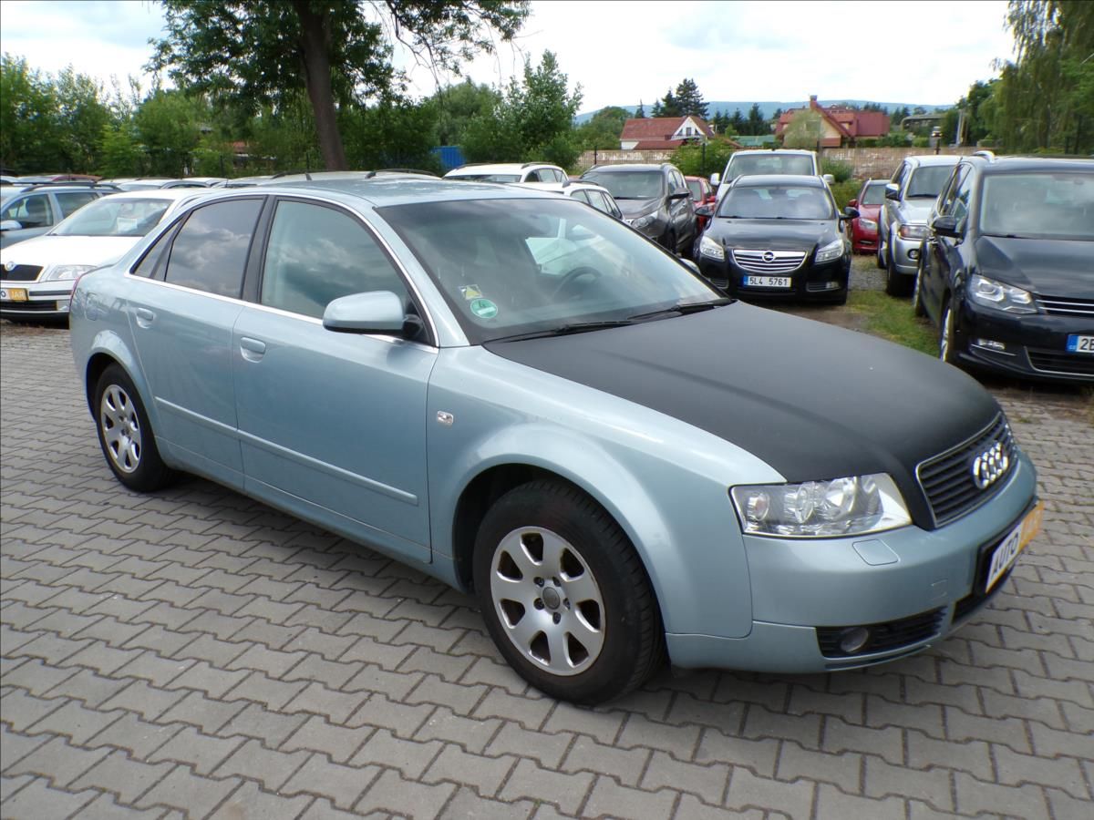 Audi A4, 2,0 i AUTOMAT,TAŽNÉ ZAŘ.