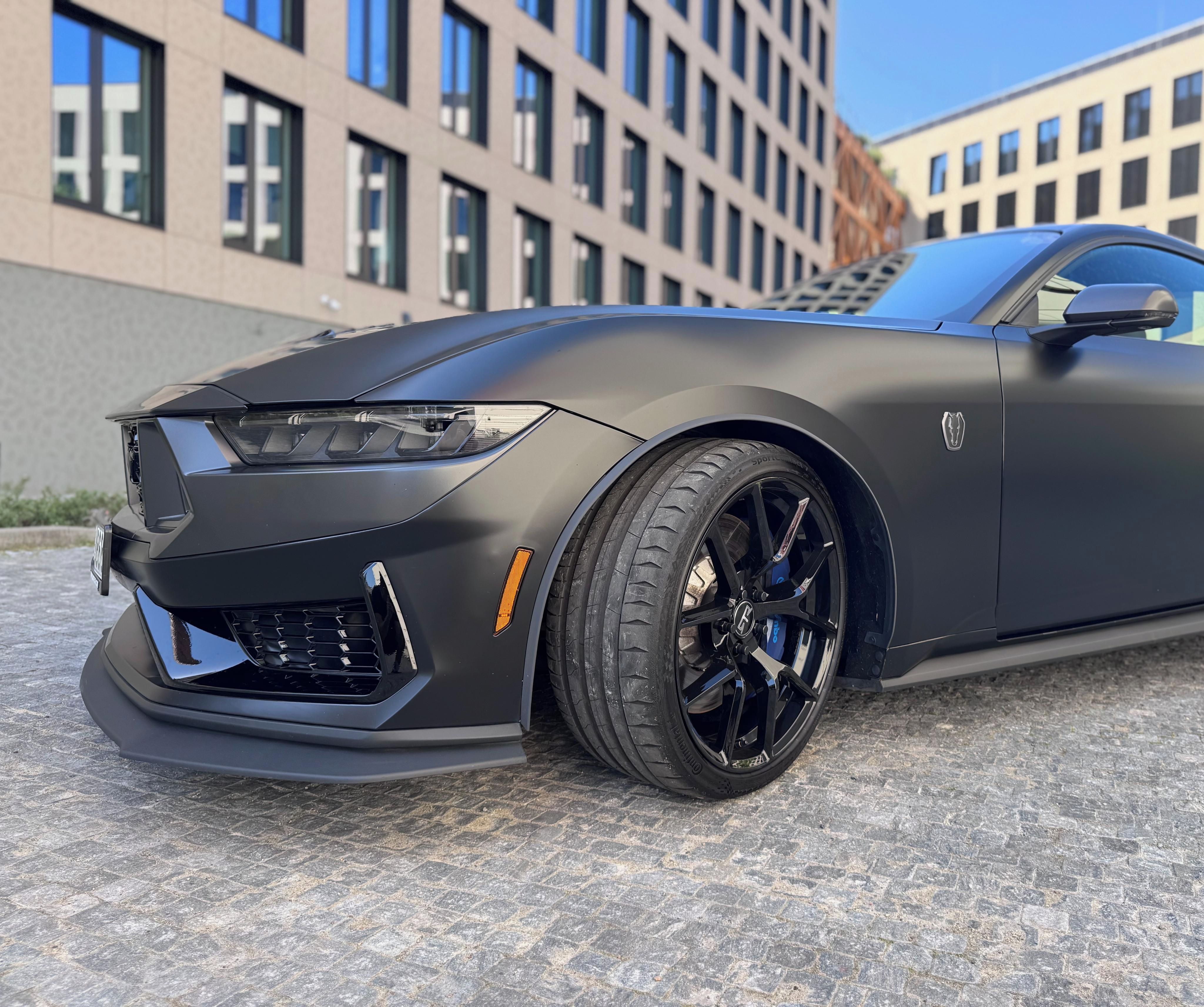 Ford Mustang, Dark Horse 5.0 V8 (USA verze) - fotka 6