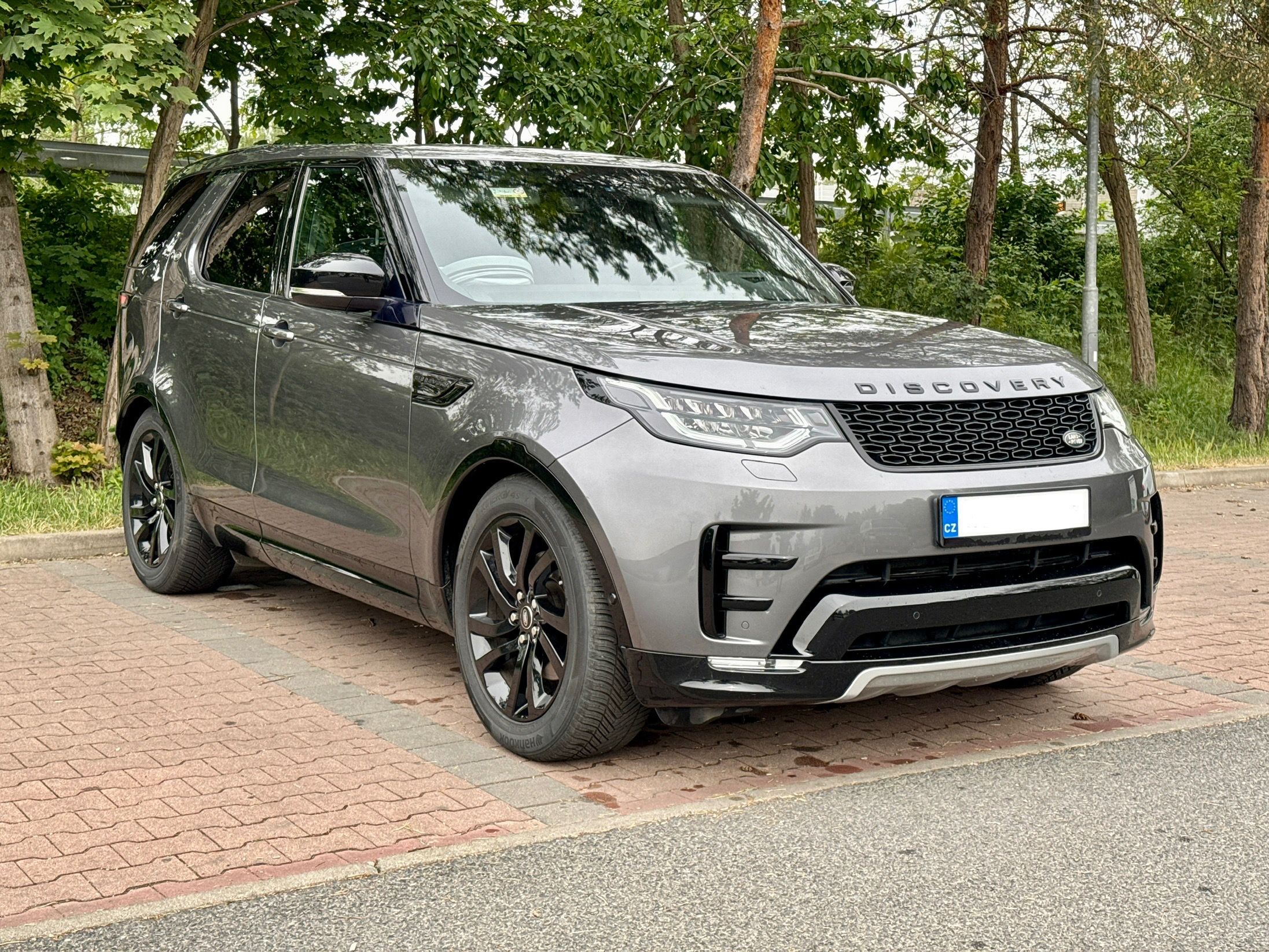 Land Rover Discovery, HSE 2.0 Benzín (221 kW) 4x4 - fotka 2