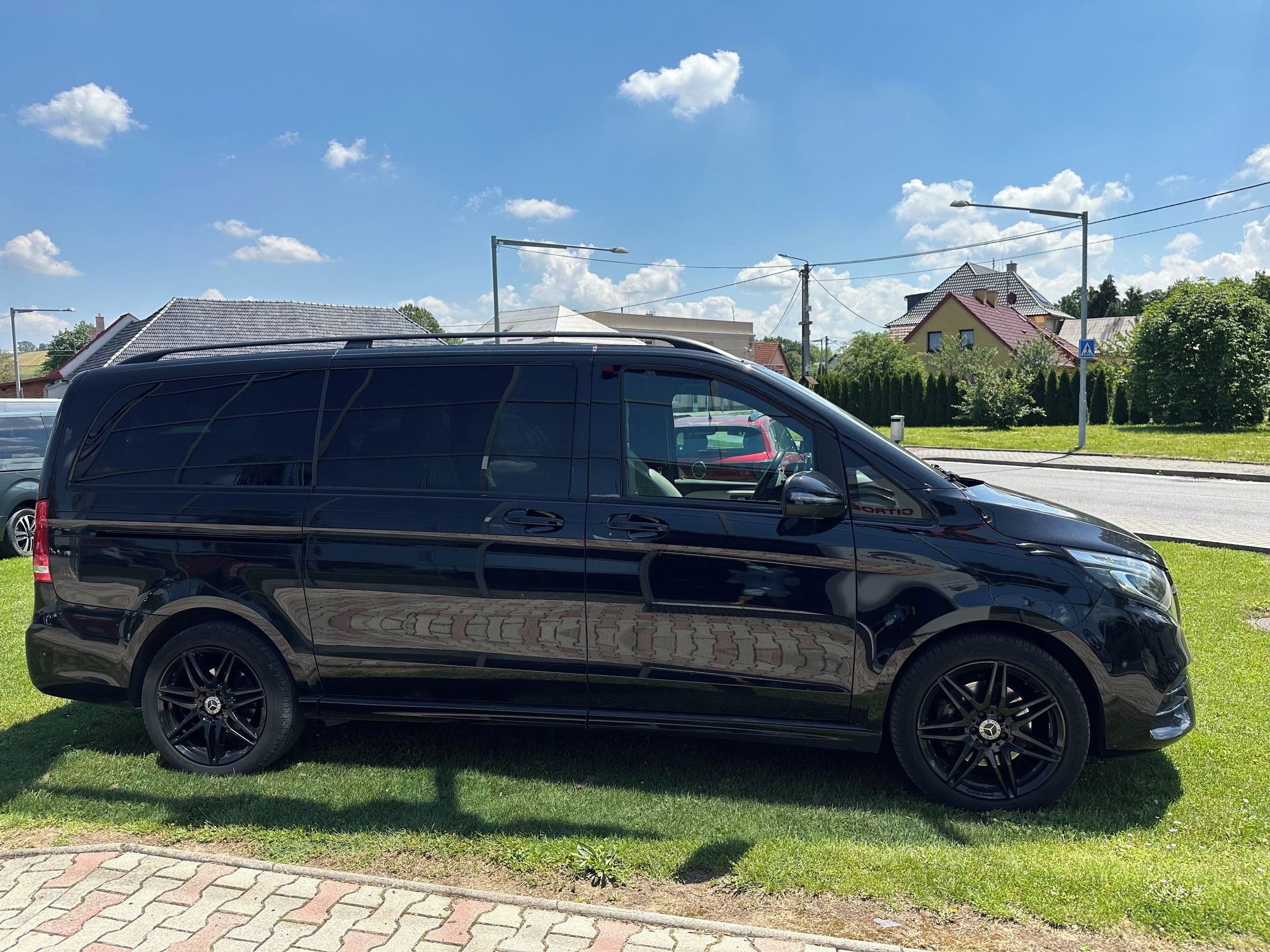 Mercedes-Benz Třídy V, 250d AMG 4x4 - fotka 6