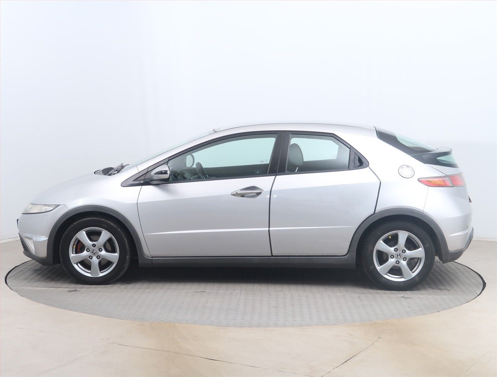 Honda Civic, 1.8 i, Automatická klima - fotka 3