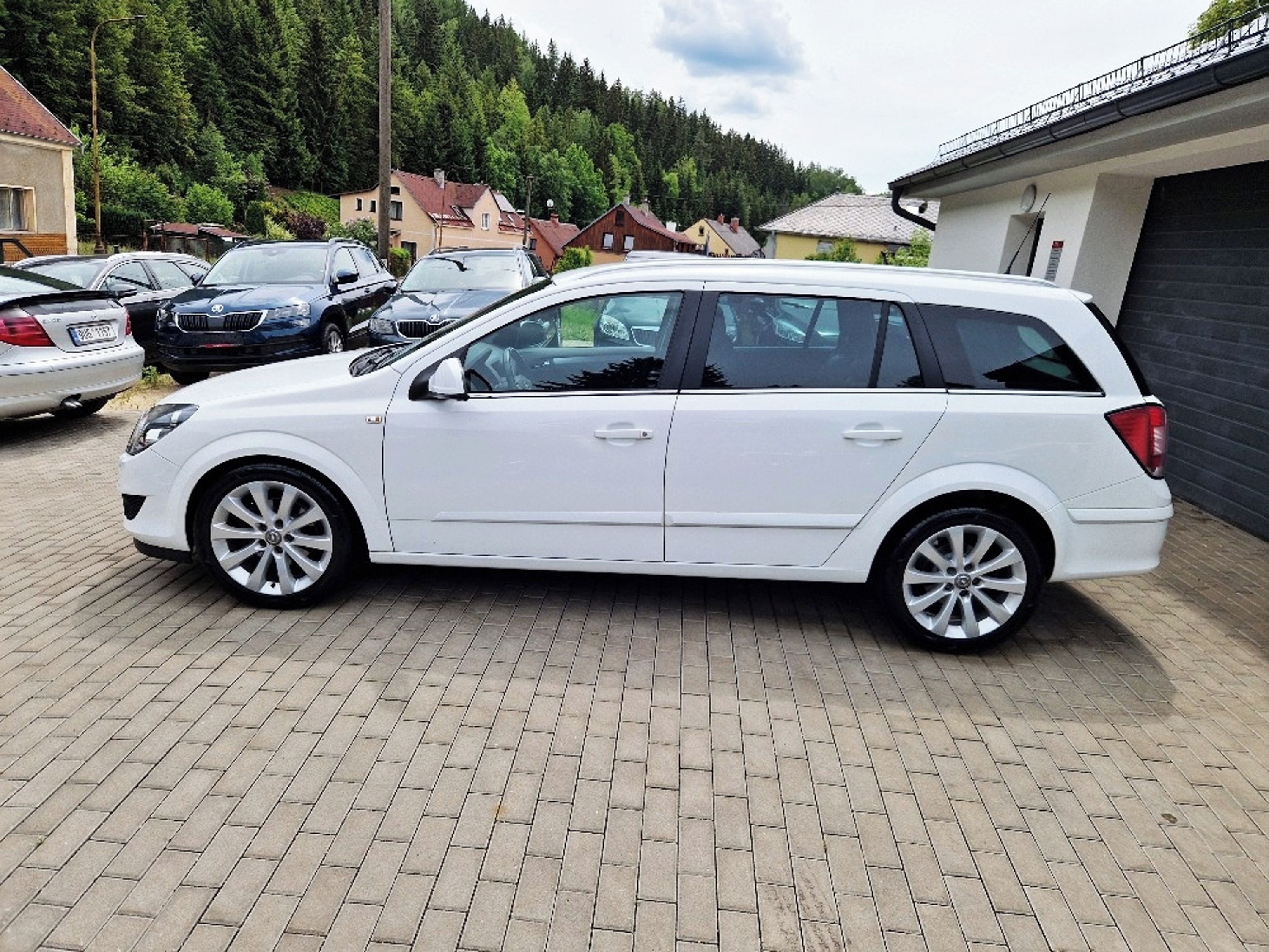 Opel Astra, 1.6 (85 kW), 101 tis. km - fotka 5