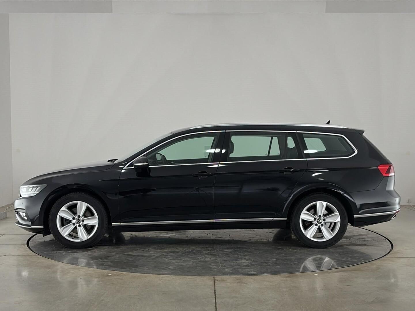 Volkswagen Passat, 1.5 TSI / 110 kW Elegance DSG - fotka 3