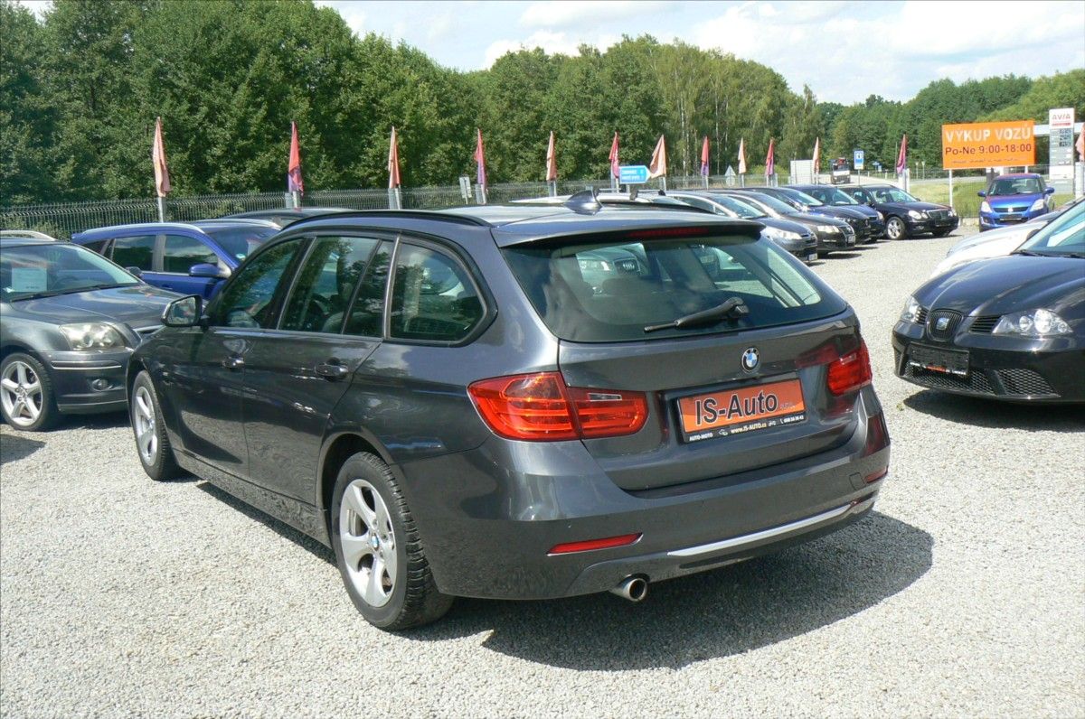 BMW Řada 3, 2,0 318D COMBI - fotka 5