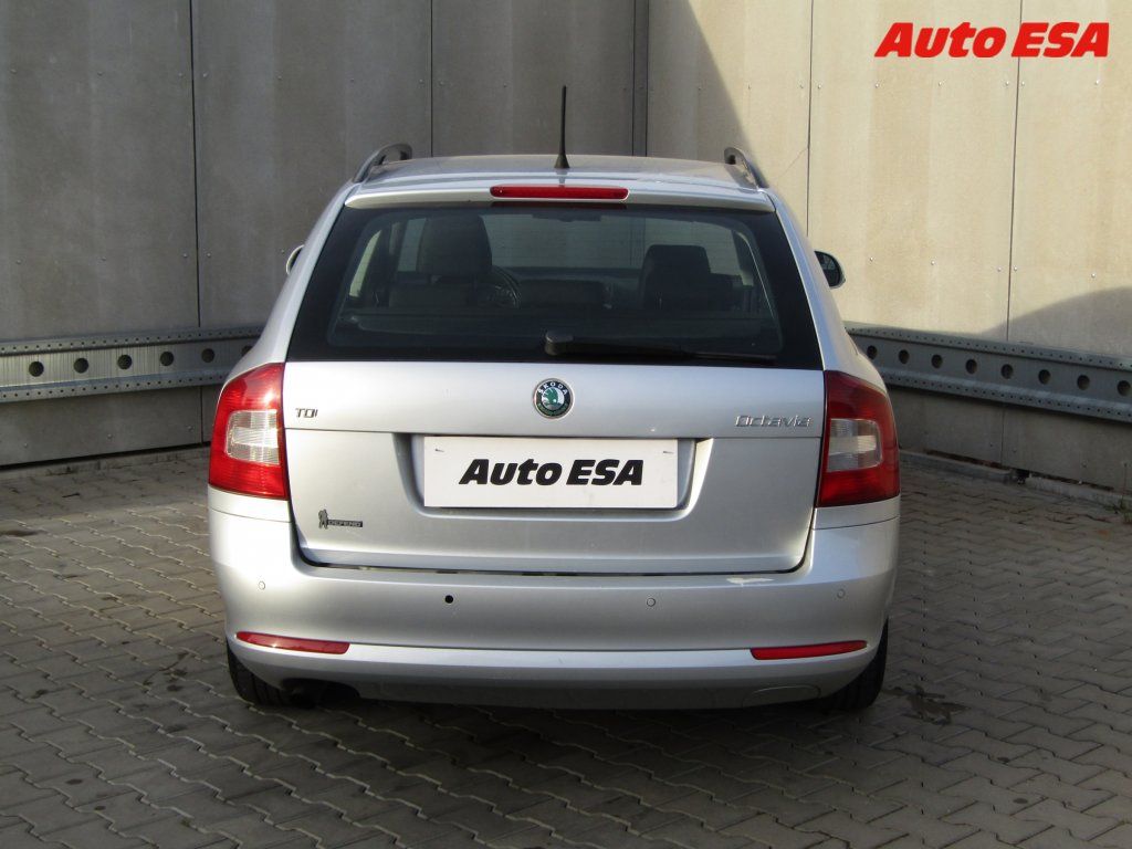 Škoda Octavia, 1.6 TDi,ČR - fotka 5