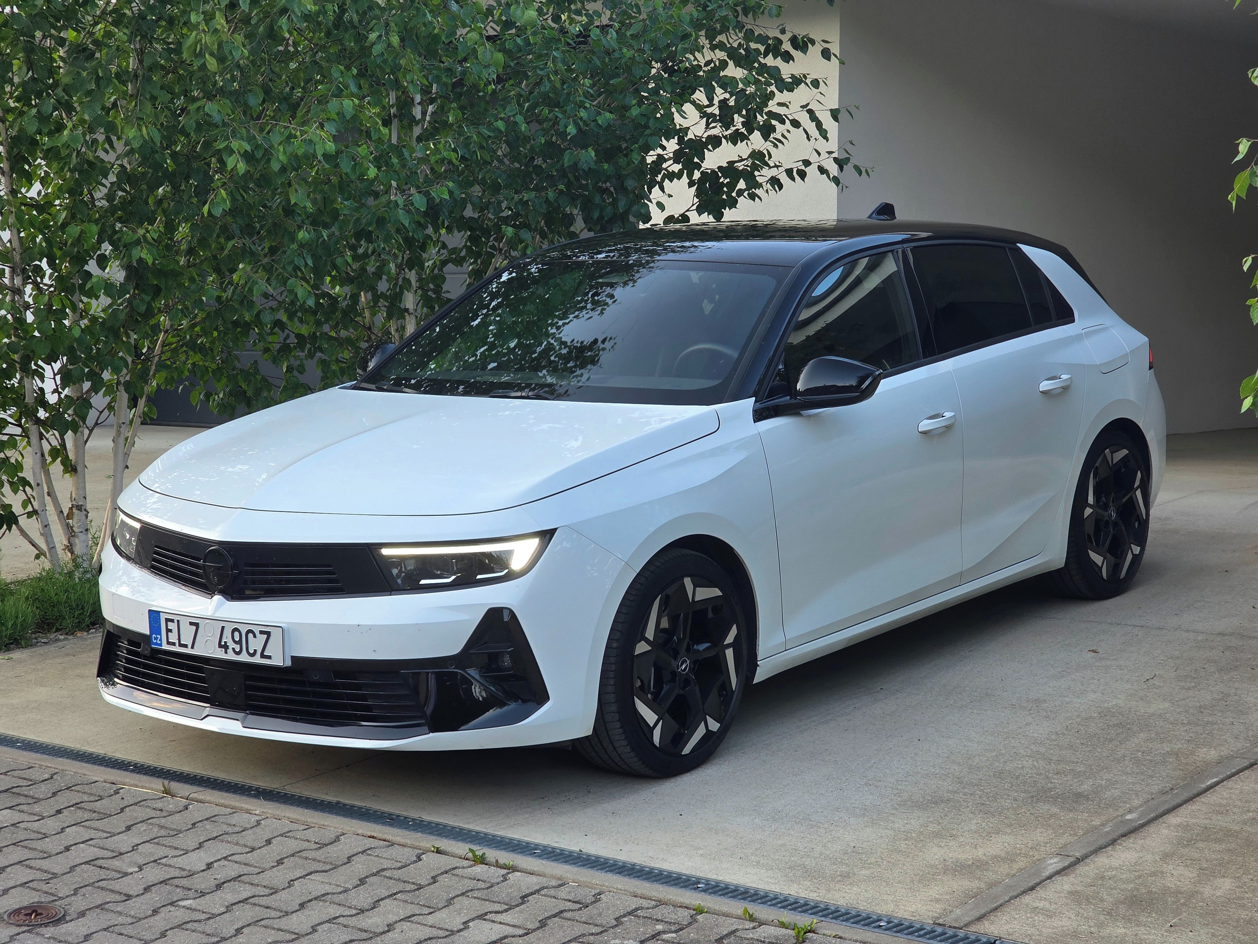 Opel Astra, Opel Astra GSe 1.6 Plug-in TOP