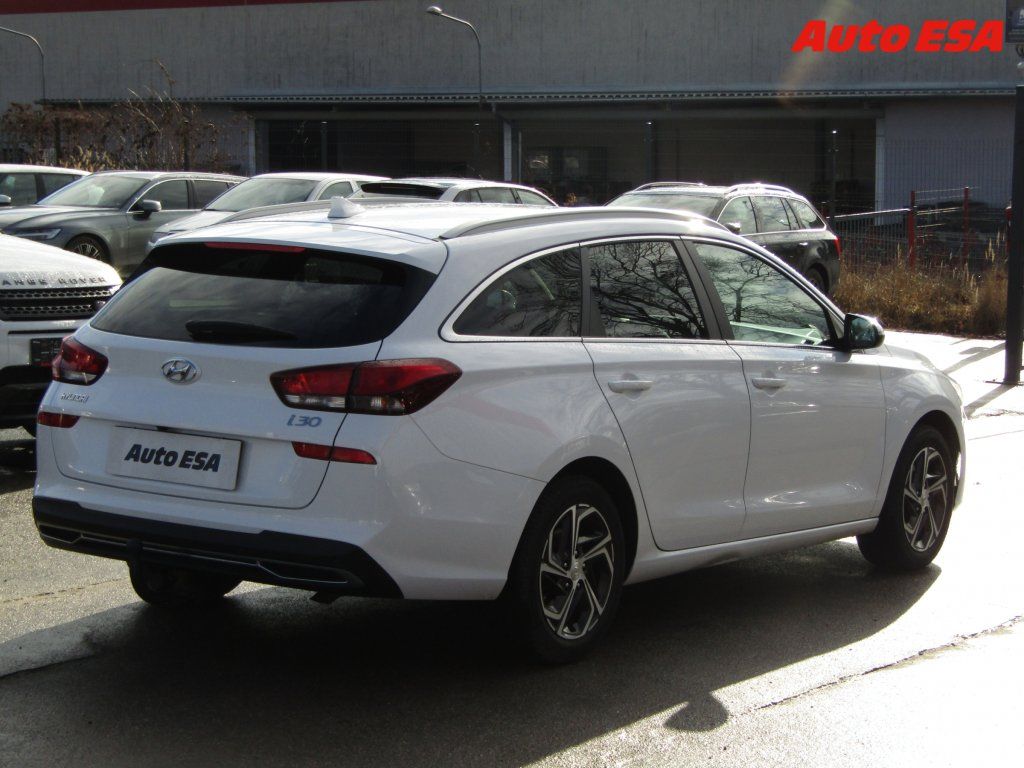 Hyundai i30, 1.6 CRDi,ČR,AT - fotka 4
