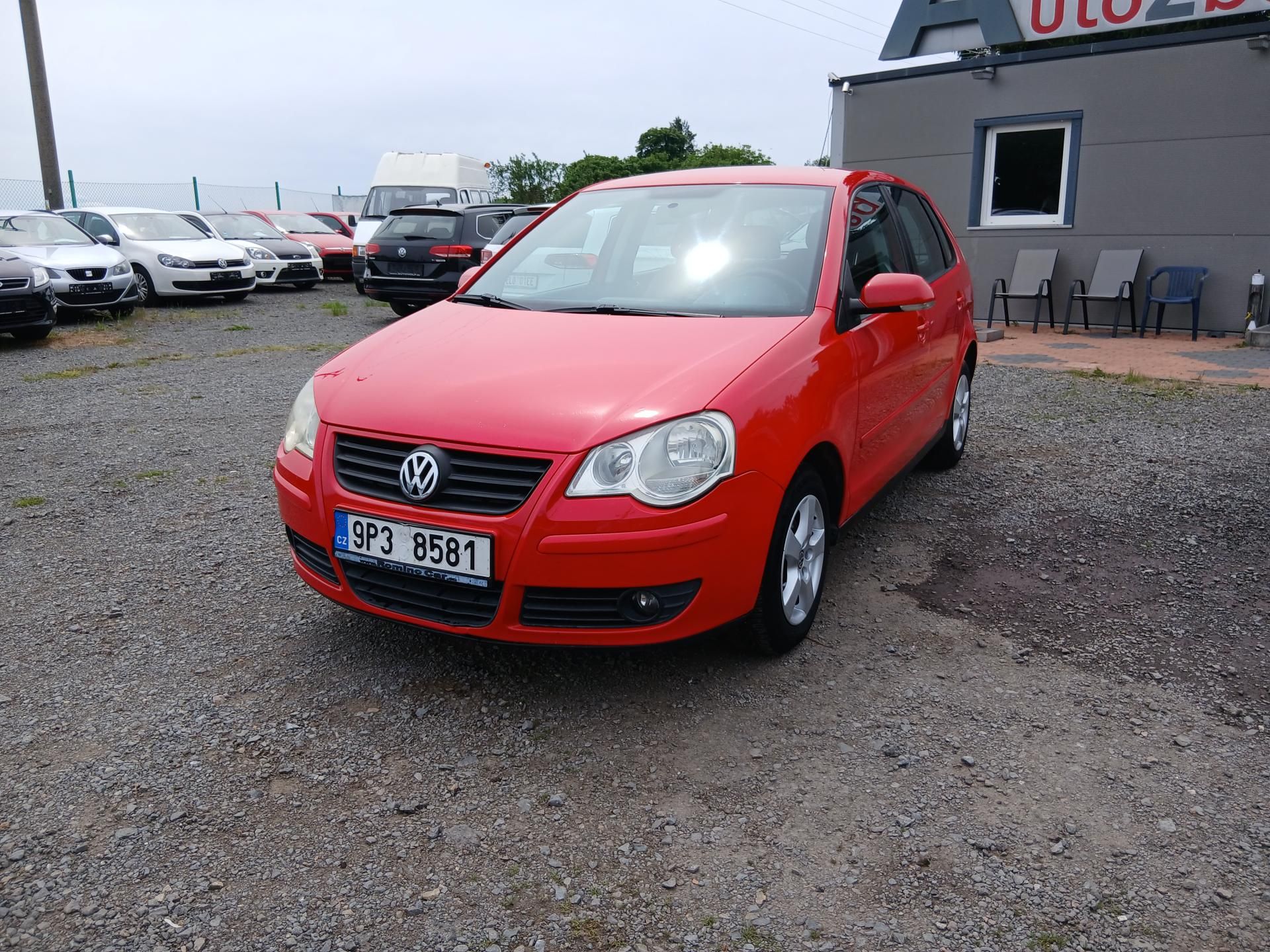 Volkswagen Polo, 1.2i, ALU, nové prahy - fotka 3