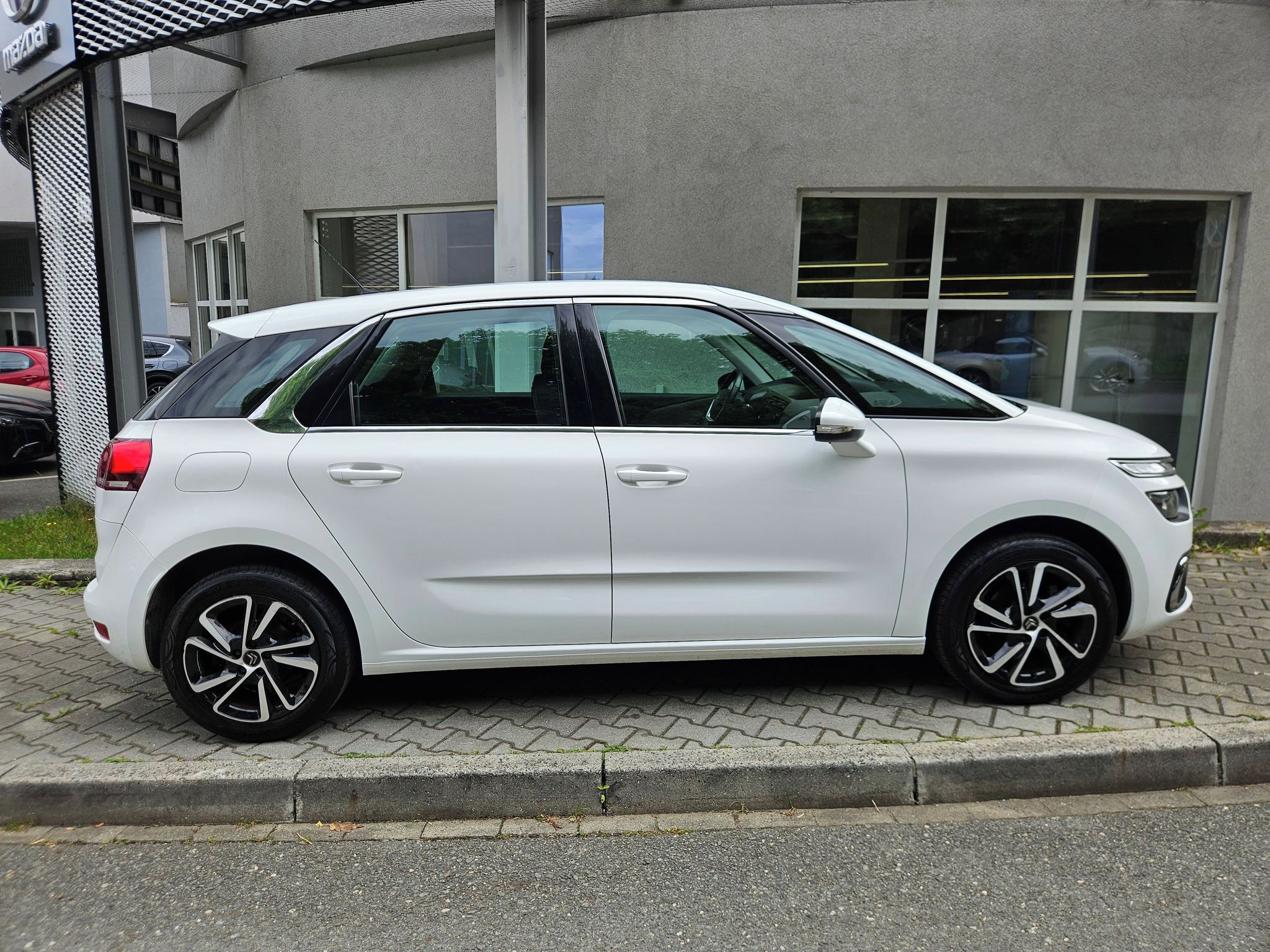 Citroën C4 SpaceTourer, 1.2i 96kW, 1.maj., klima, ČR - fotka 6
