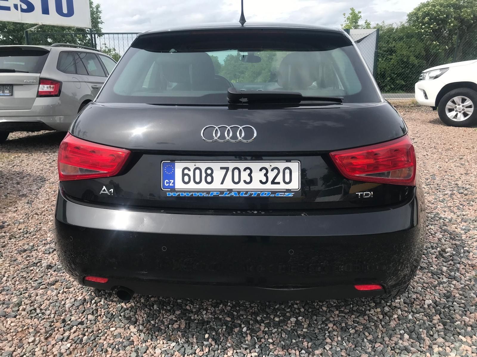 Audi A1, 1.6 TDI 66,KLIMA,ČR,KM... - fotka 6