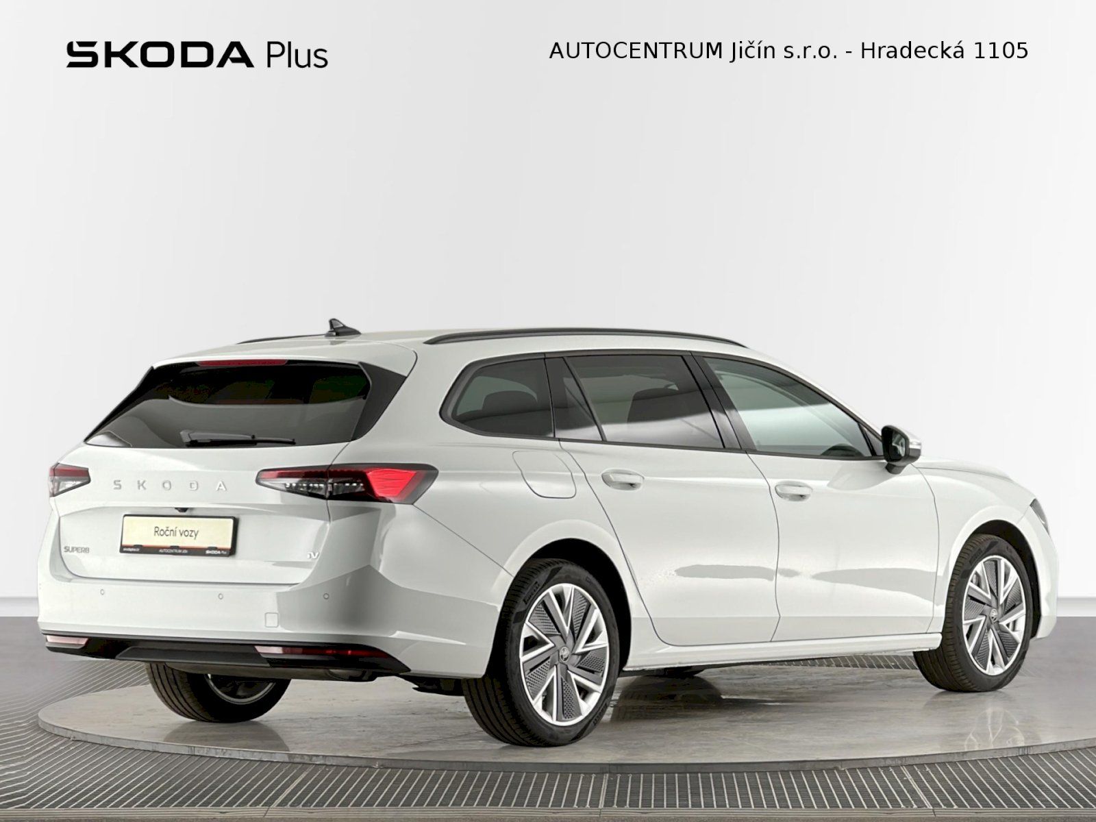 Škoda Superb, Combi iV DSG 1.5TSI 150kW Sele - fotka 2