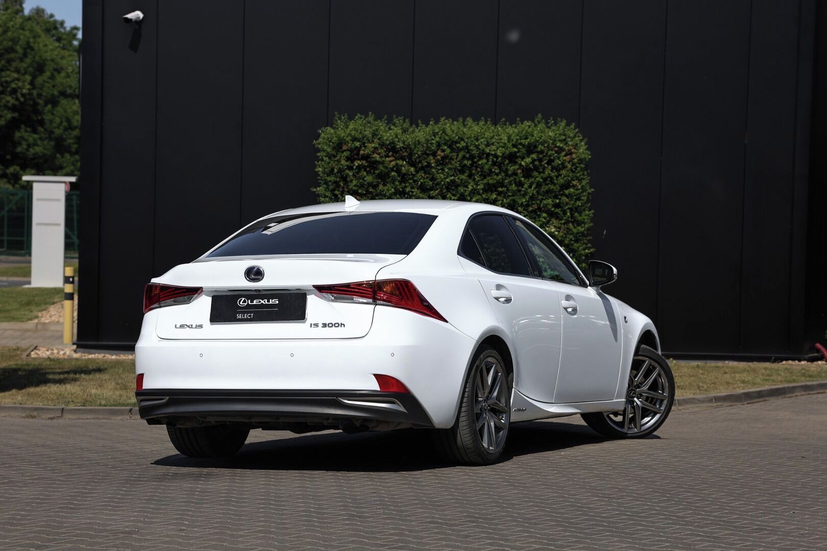 Lexus IS 300h, 300H 2,5 F SPORT PLUS - fotka 4