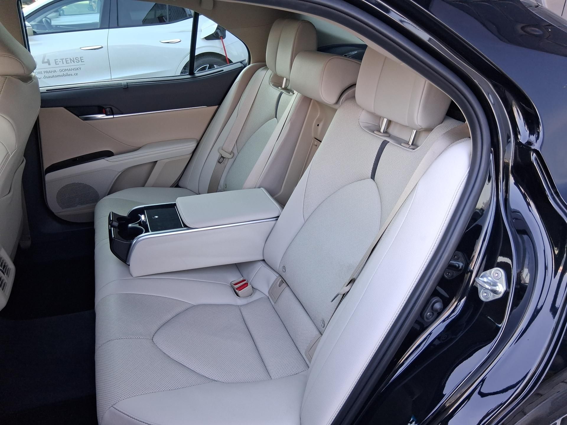 Toyota Camry, EXECUTIVE VIP 2.5 Hyb. 160kW - fotka 5