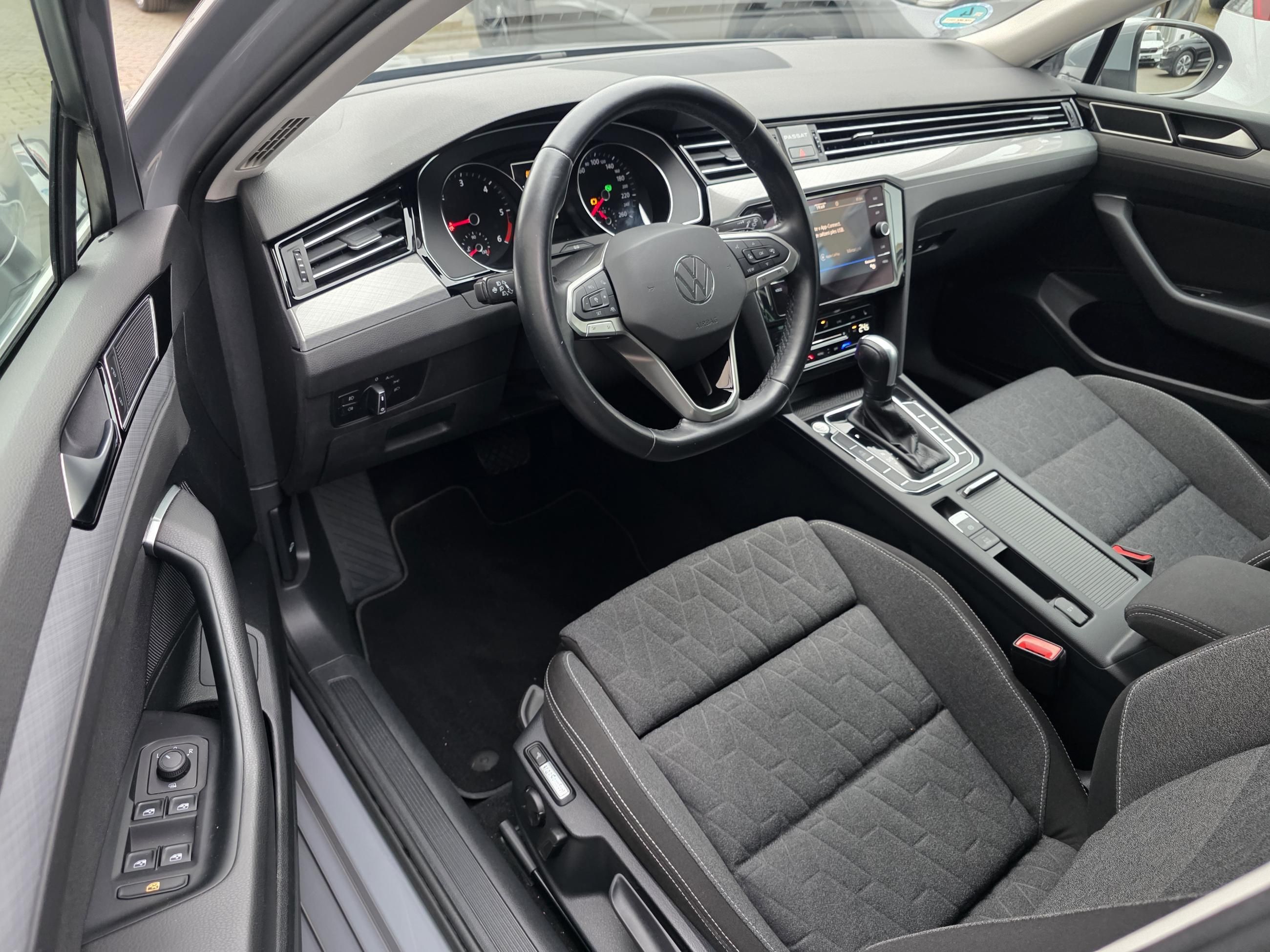Volkswagen Passat Variant, 2.0 TDI 110kW DSG / 2x sada AL - fotka 6