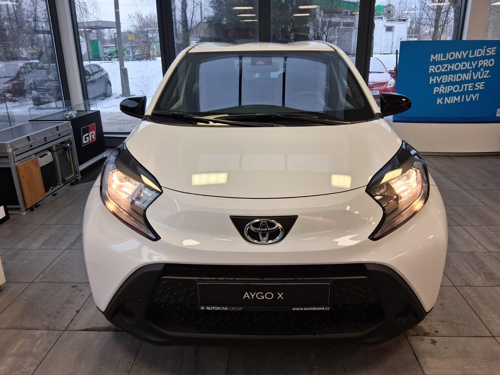 Toyota Aygo, Comfort 1.0l, 72k automat - fotka 2