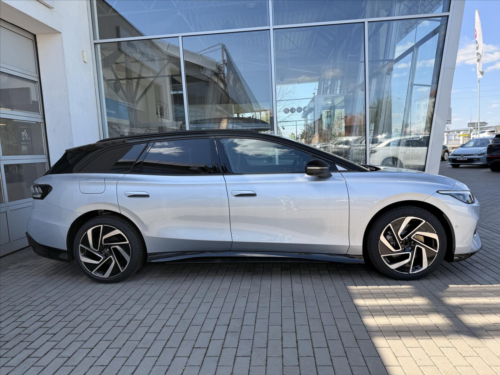 Volkswagen ID.7 Tourer, 210 kW 77kWh  Pro People - fotka 4