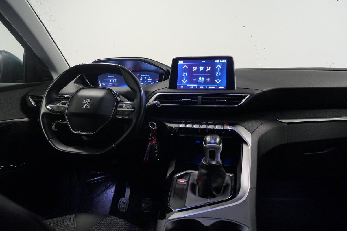 Peugeot 5008, 1.2 PureTech 96 kW ALLURE - fotka 5