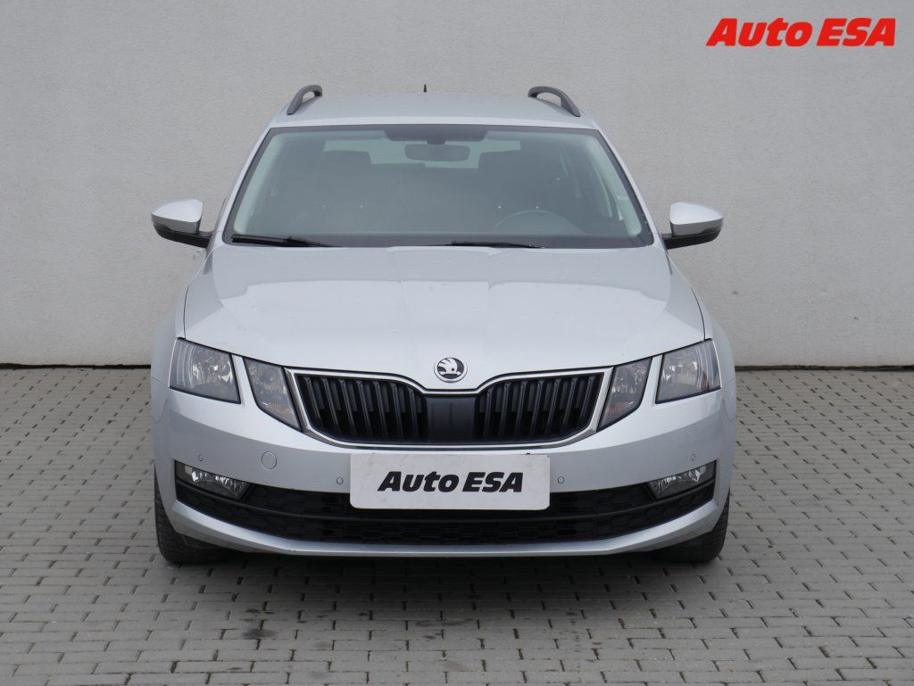 Škoda Octavia, 1.6 TDi,Ambition,DSG - fotka 2