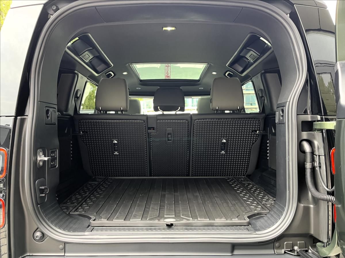 Land Rover Defender, 110 D250 X-DYNAMIC SE - fotka 4