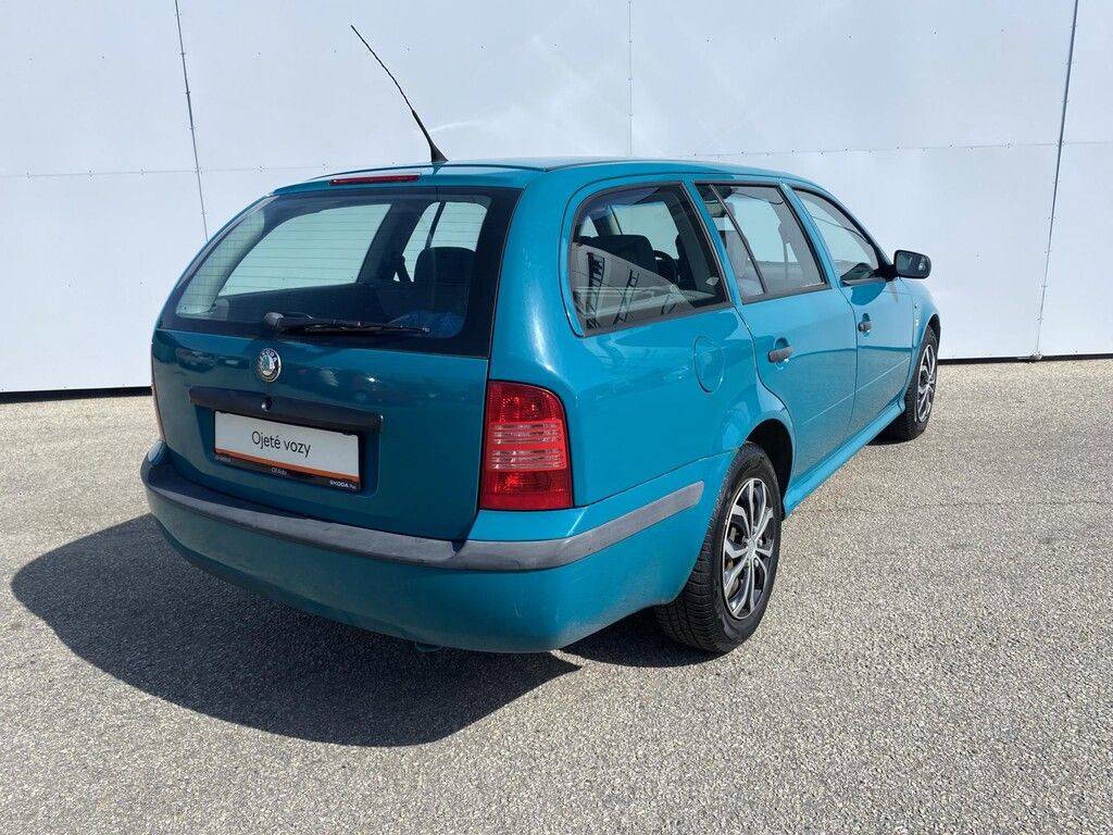 Škoda Octavia, Combi 1.9 TDI 66 kW Tour - fotka 2