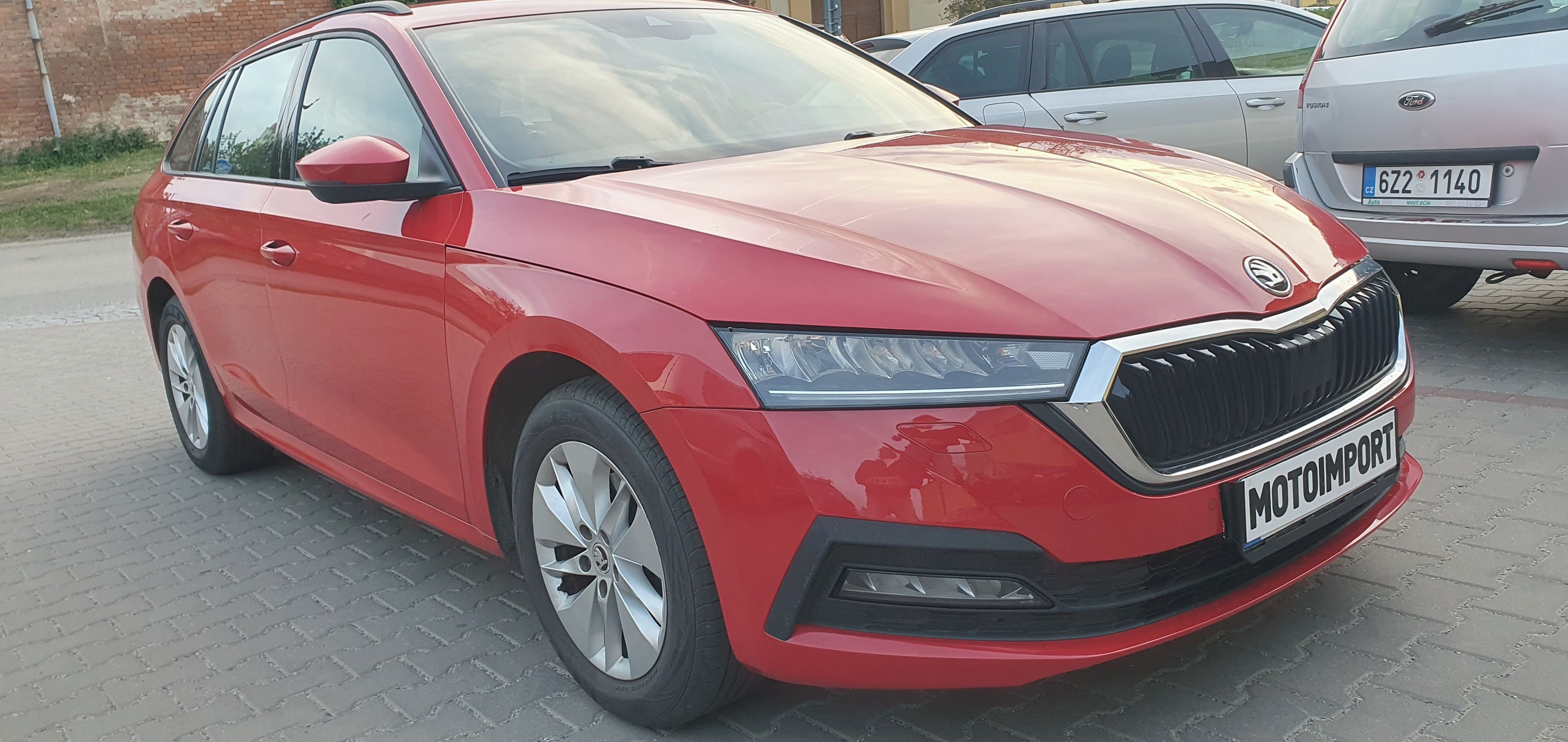 Škoda Octavia, 1.5 TSI 110 kw Ambiente Plus - fotka 3