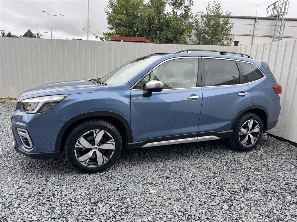 Subaru Forester, 2,0 e-Boxer EXECUTIVE DPH ČR - fotka 3
