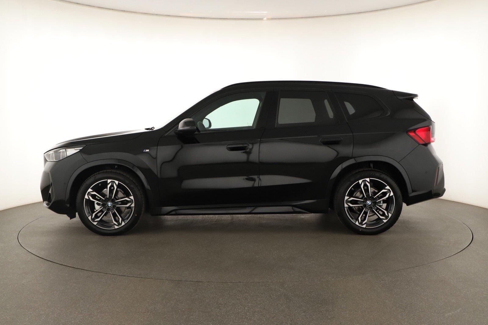 BMW X1, sDrive18i, Výhřev, Navi - fotka 3