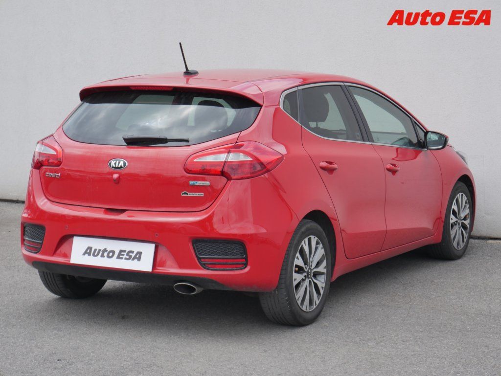 Kia Cee´d, 1.6 CRDi,ČR,AC,navi - fotka 4