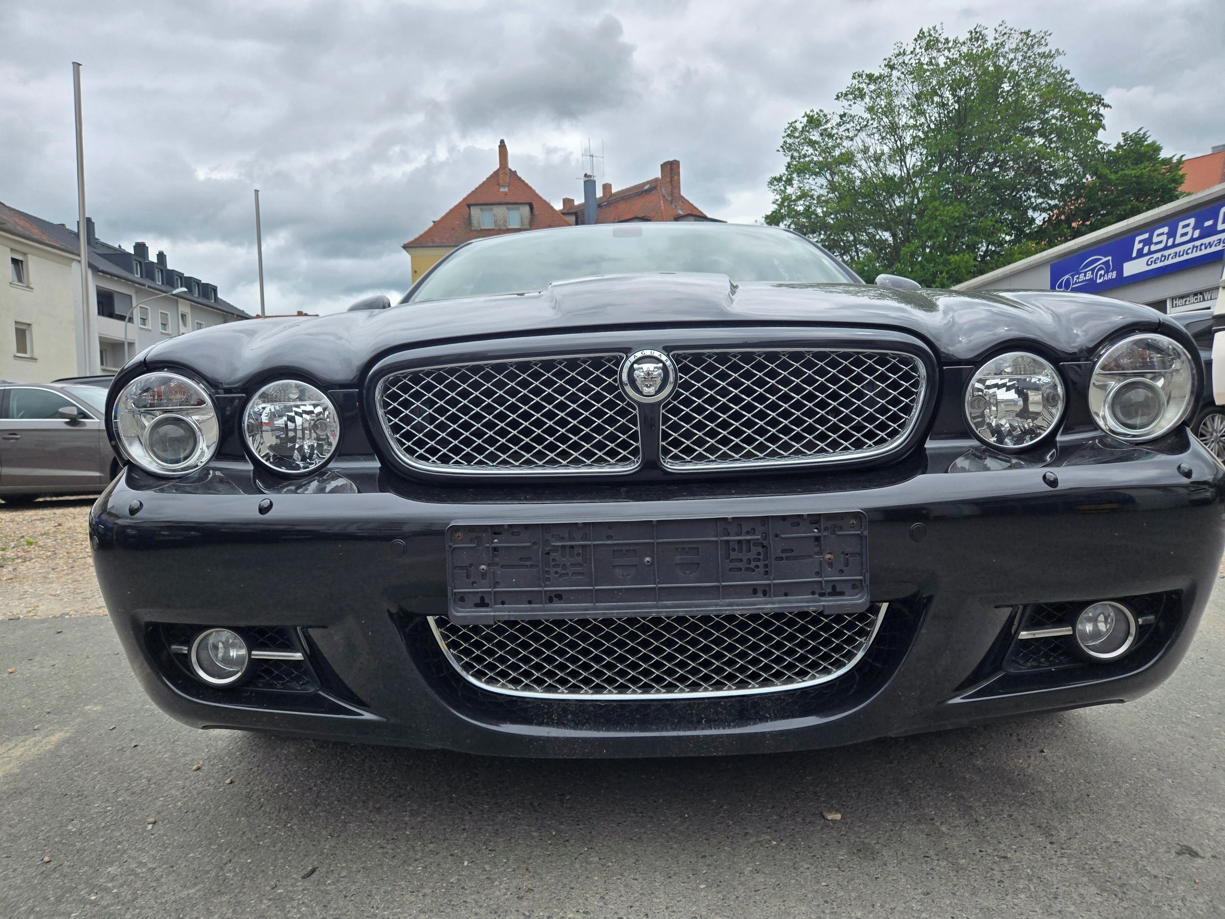 Jaguar XJ, 2,7d 152kW 129000km - fotka 4