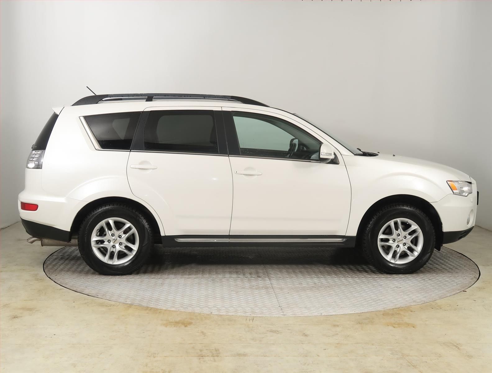 Mitsubishi Outlander, 2.2 DI-D, NOVÁ CENA, 4X4 - fotka 6