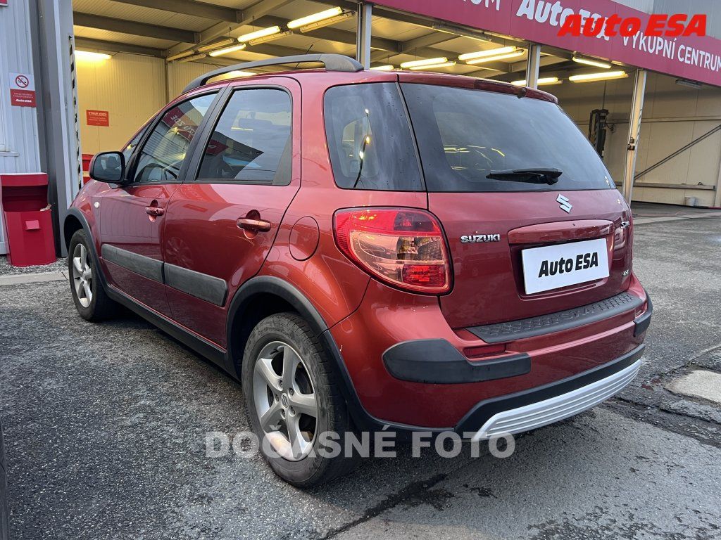 Suzuki SX4, 1.6i,4x4,vyhřívané sed. - fotka 2