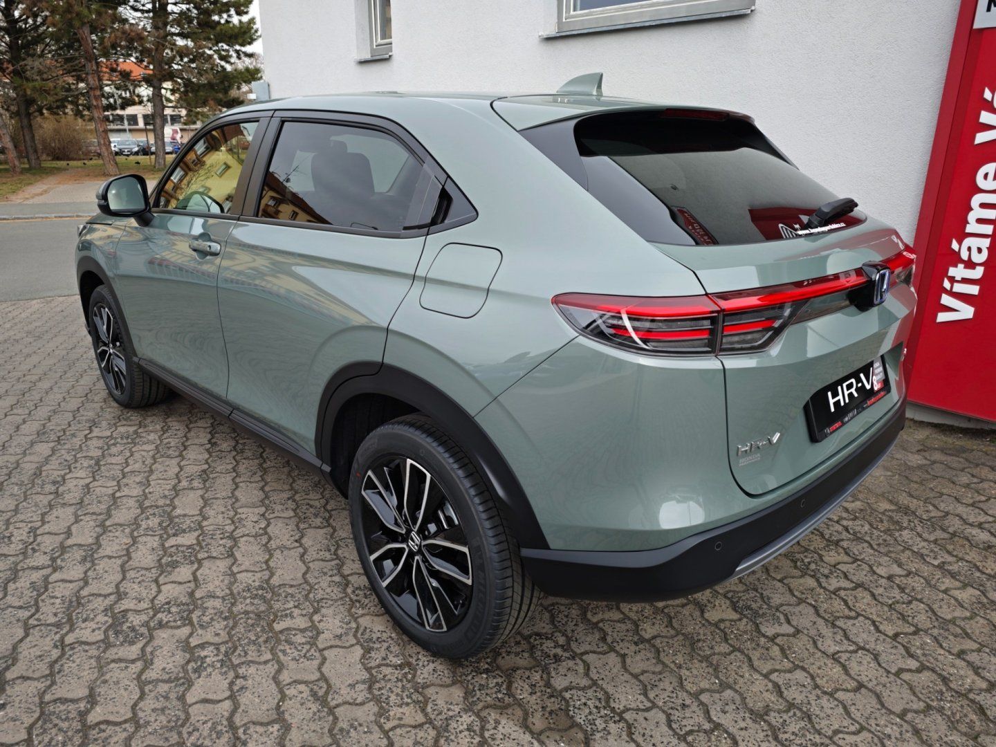 Honda HR-V, 1.5 eHEV Elegance MR27 SKLADEM - fotka 4