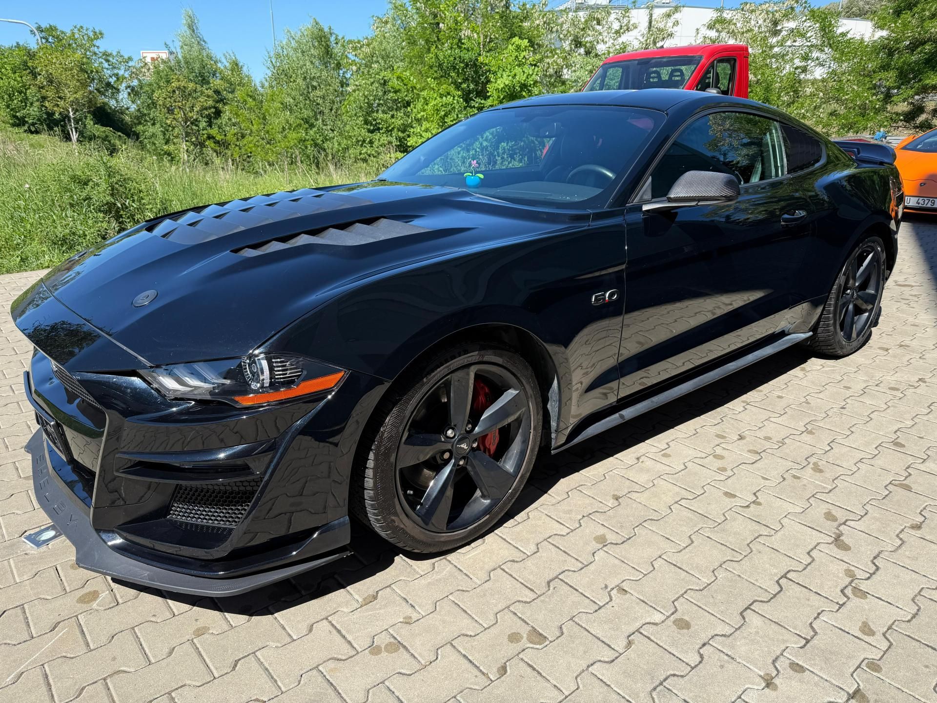 Ford Mustang, GT5.0 AT FACELIFT SHELBY paket - fotka 2