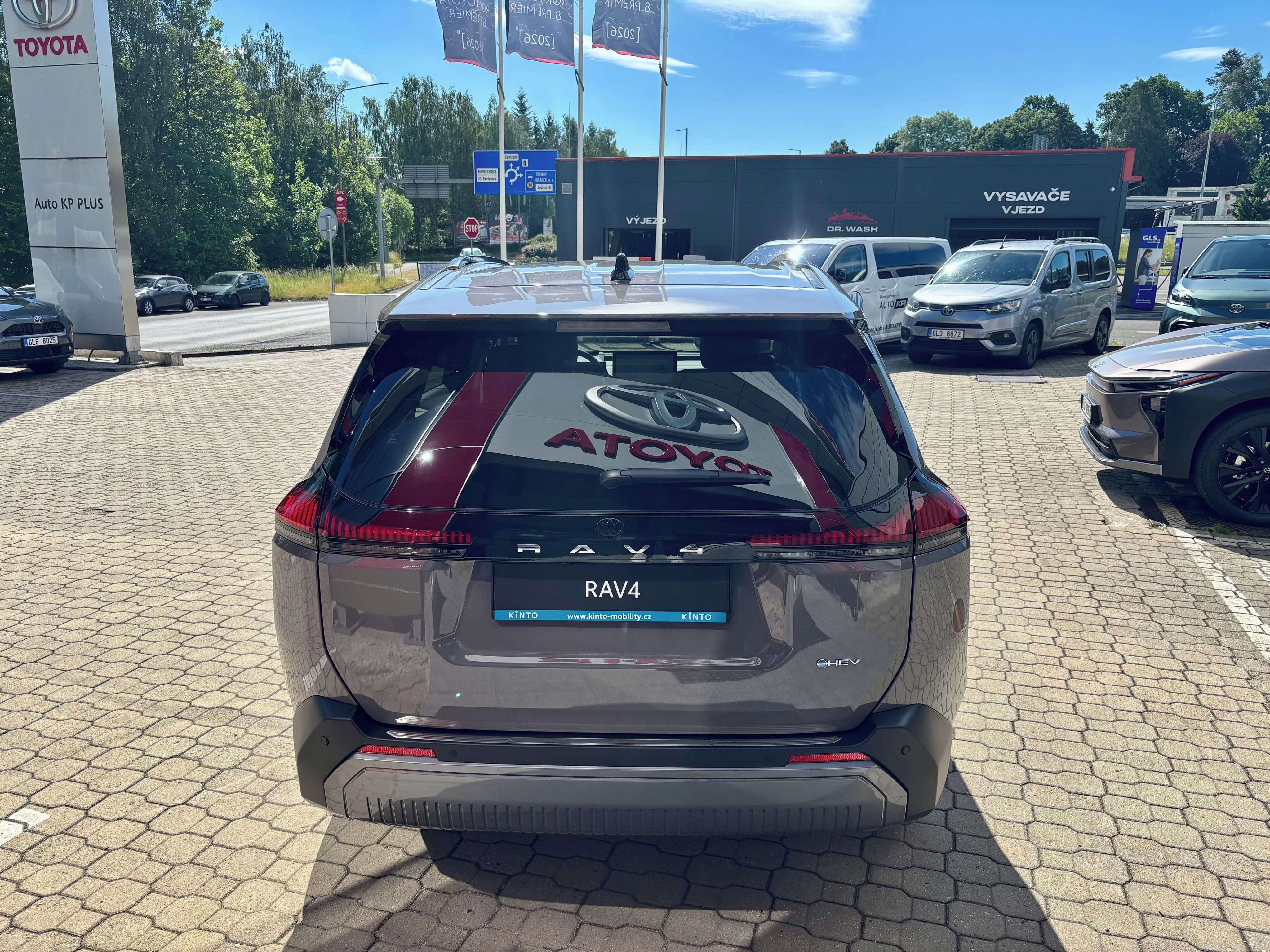 Toyota Rav4, 2,5 194k 4x4 Executive - fotka 6
