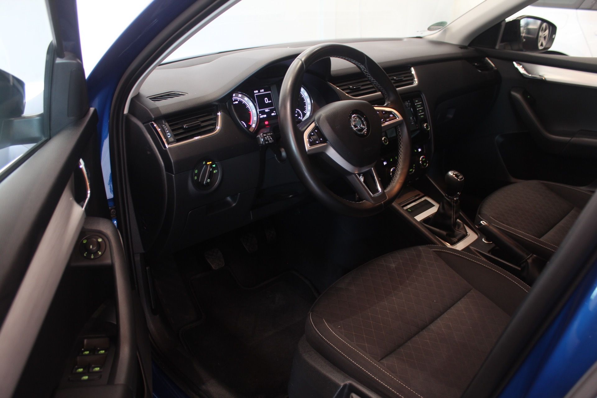Škoda Octavia, 2.0TDI Style-Edittion Navi - fotka 2