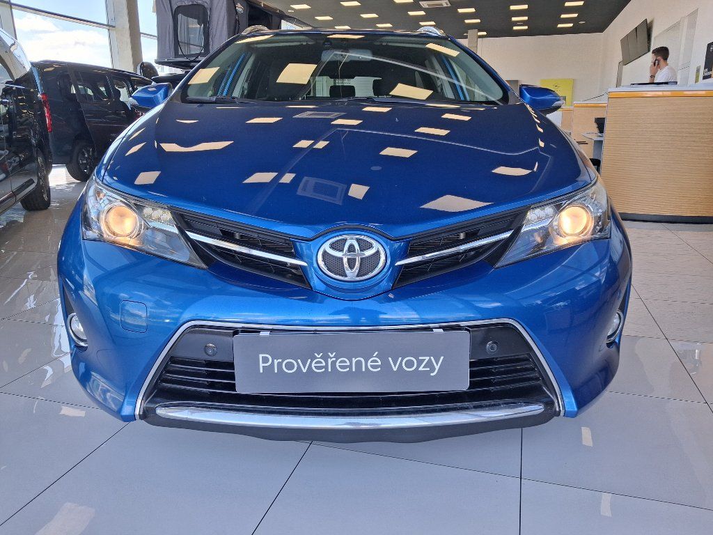 Toyota Auris, 1.6VVT-i 97kW 2013 - fotka 2