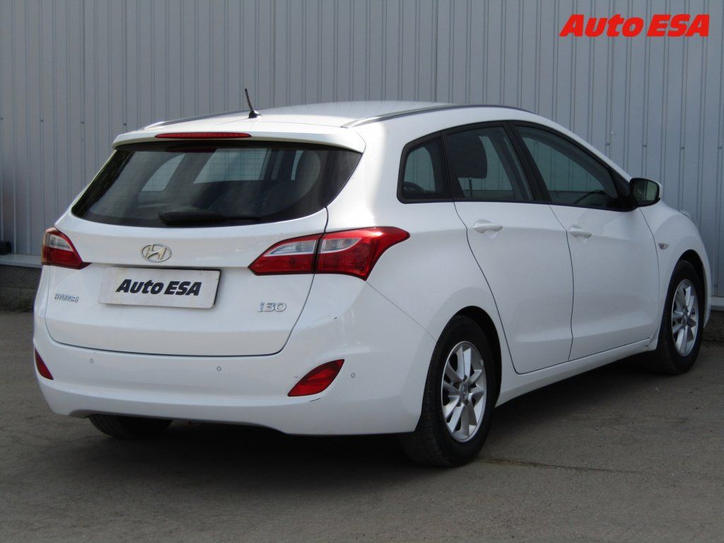 Hyundai i30, 1.6 GDi,ČR - fotka 4