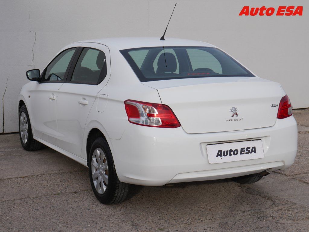 Peugeot 301, 1.6i,ČR - fotka 4