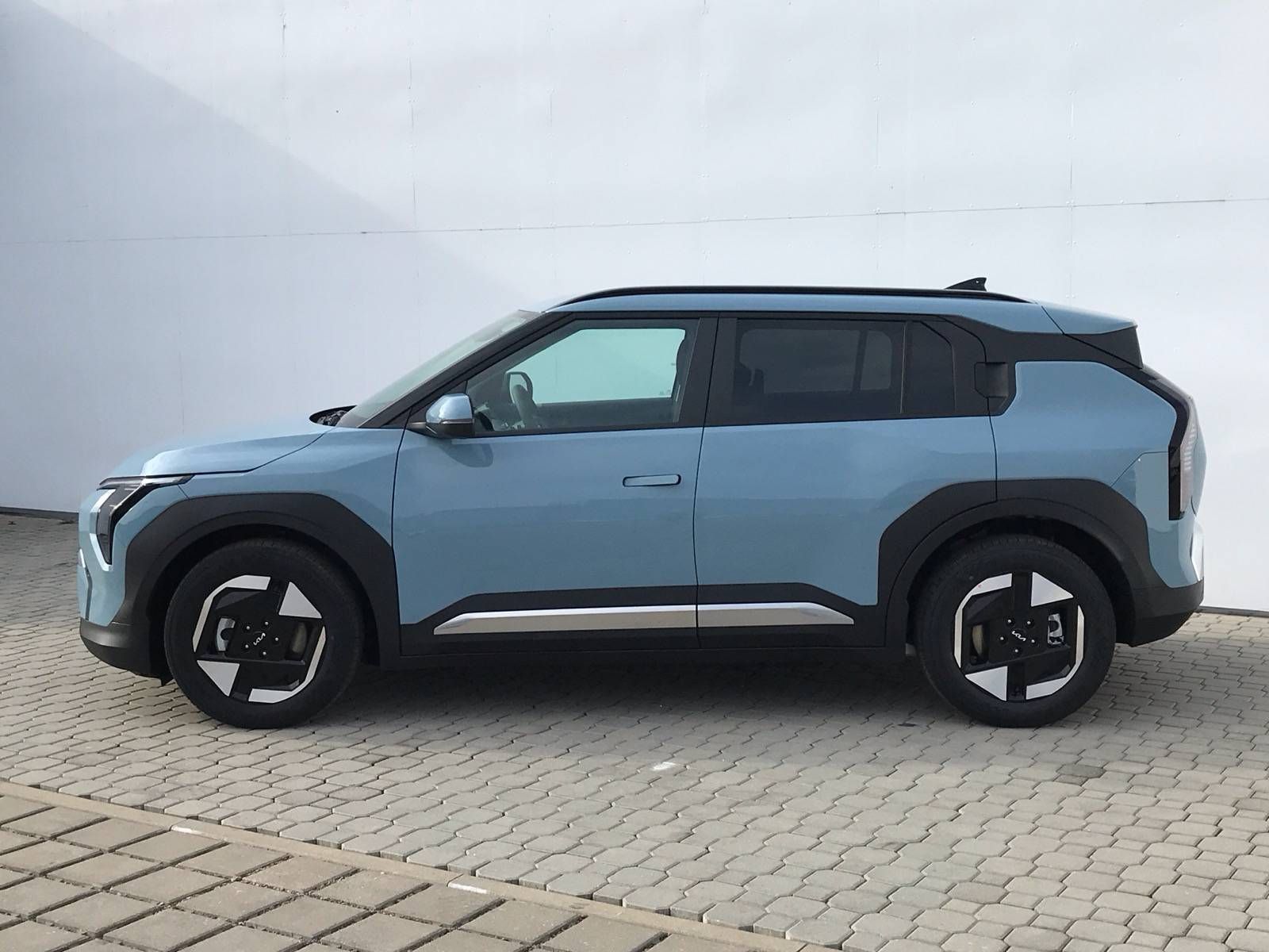Kia EV3, EARTH 81,4 kWh - fotka 3