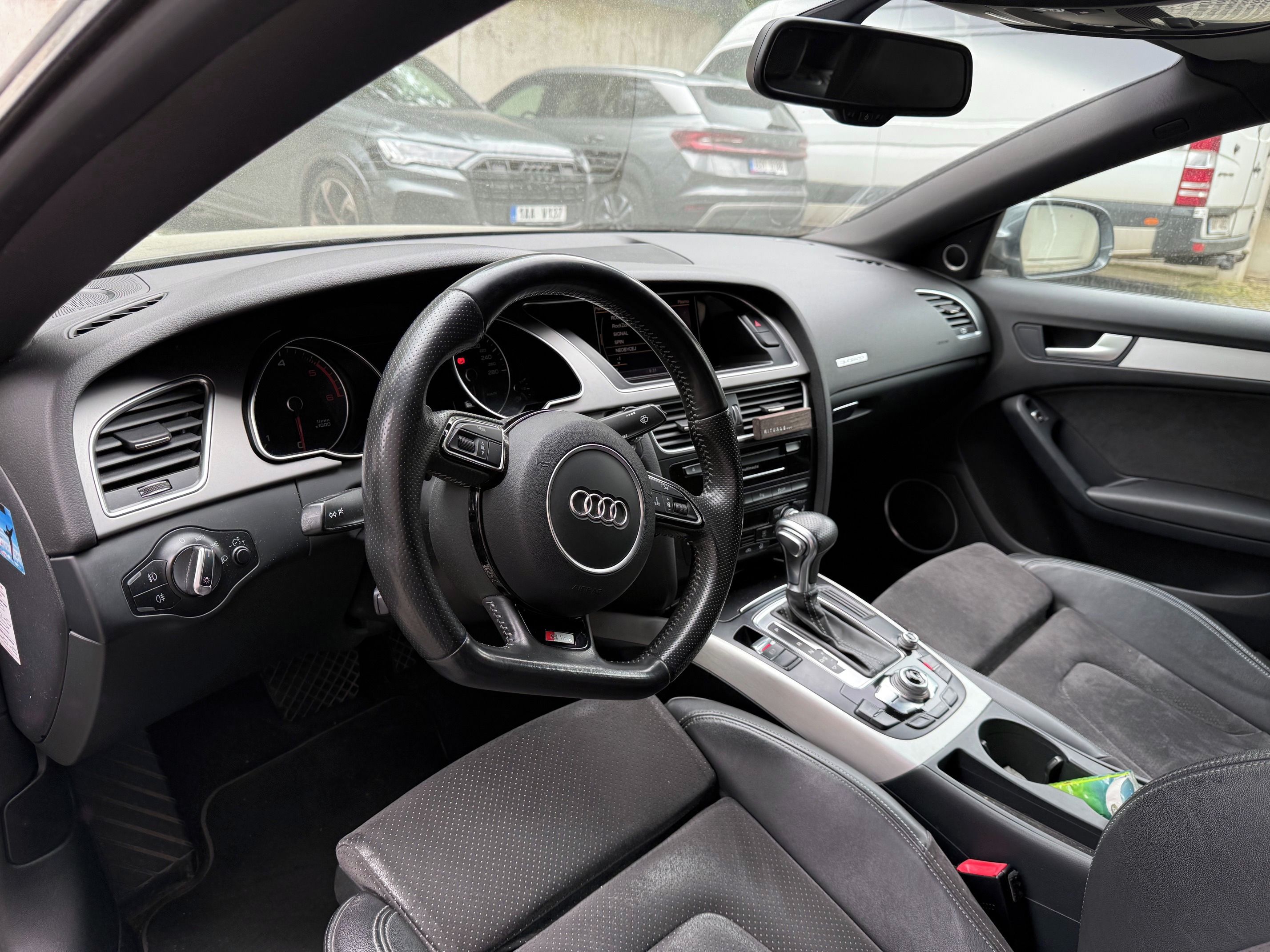 Audi A5, Audi A5 4x4 orig. servis - fotka 5