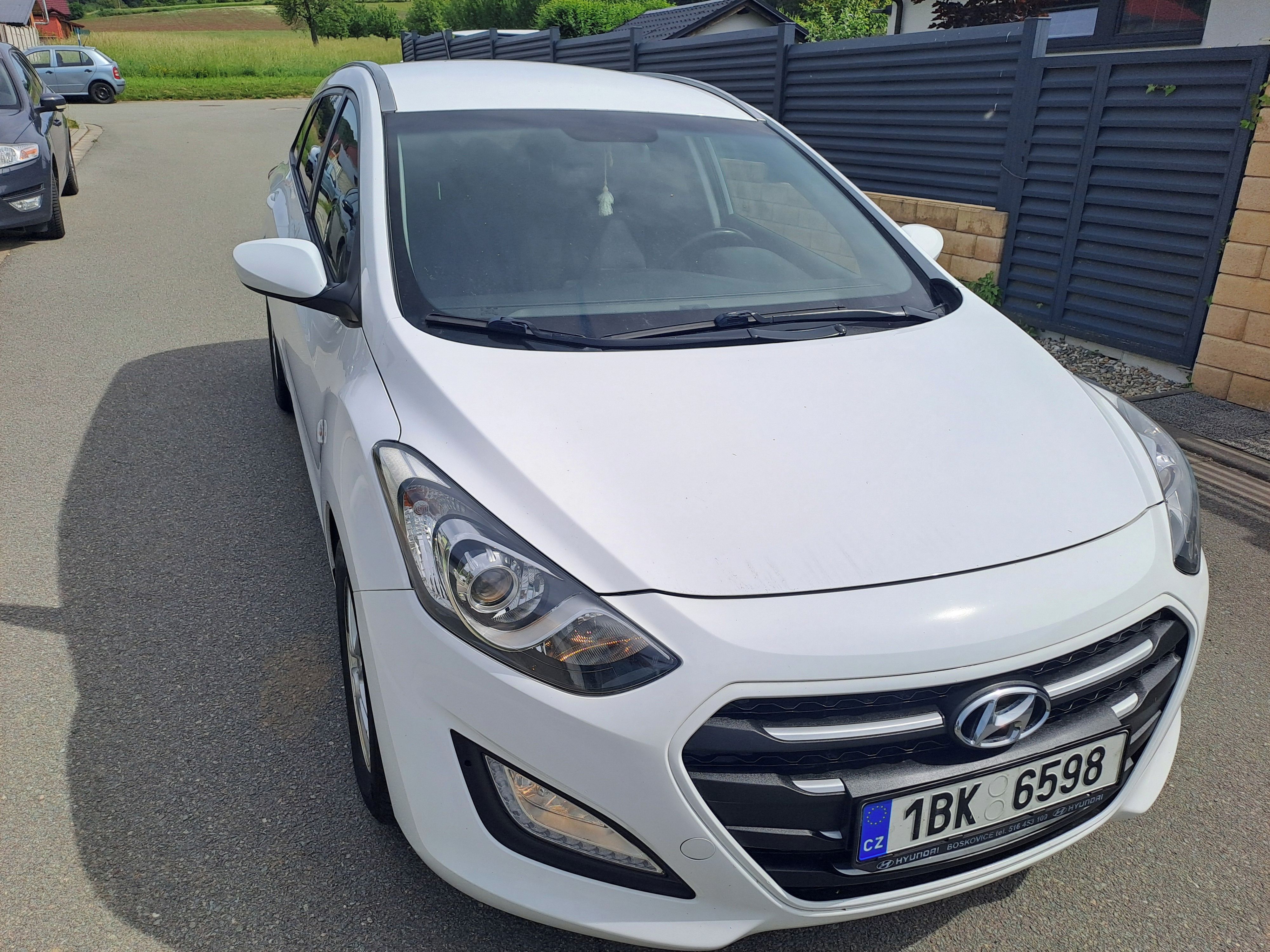 Hyundai i30, 1,6CRDI 1.MAJ,SERVISKA,TOP! - fotka 4