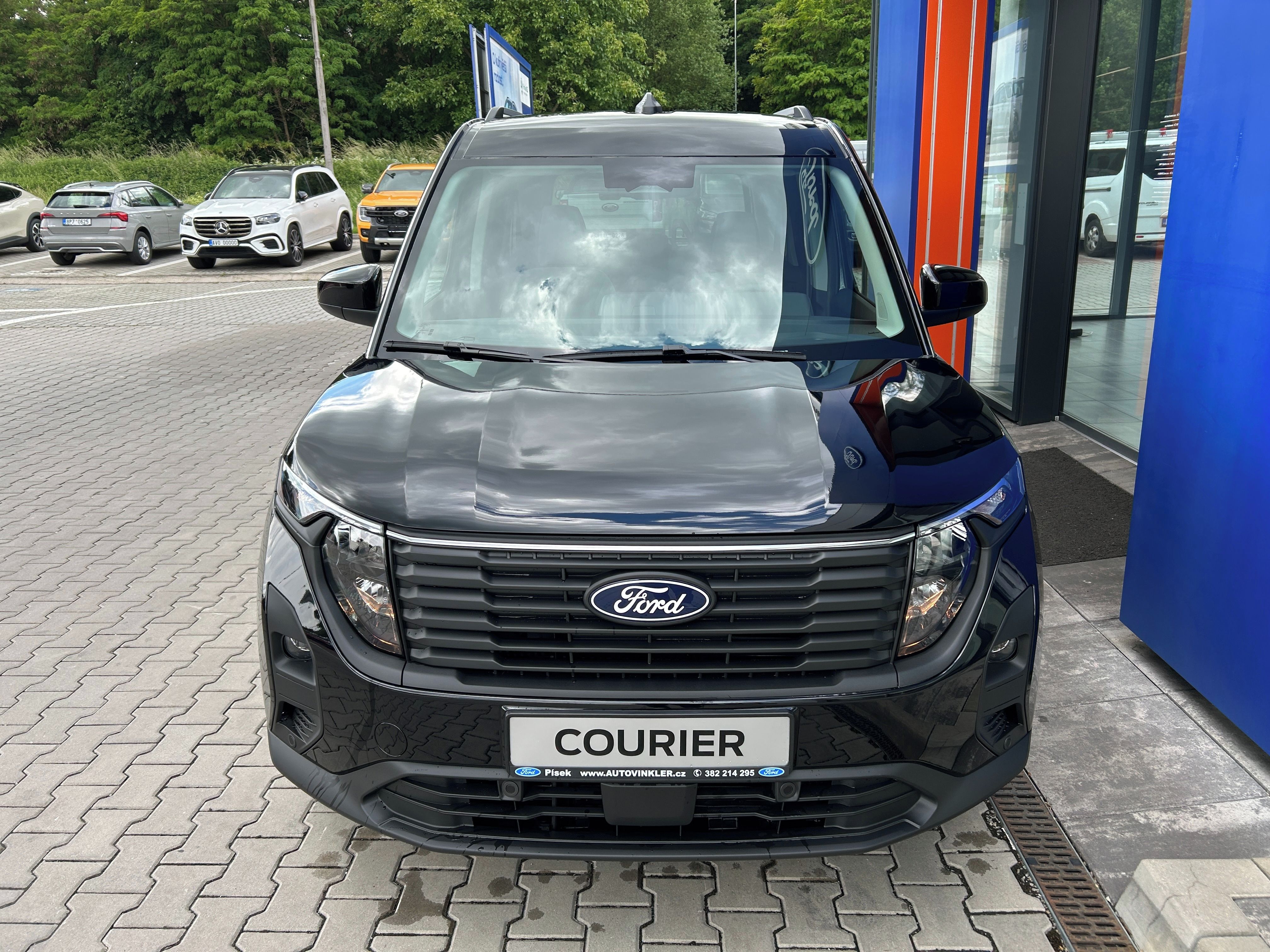 Ford Tourneo Courier, 1.0 EcoBoost 92 kW Titanium L1 - fotka 2