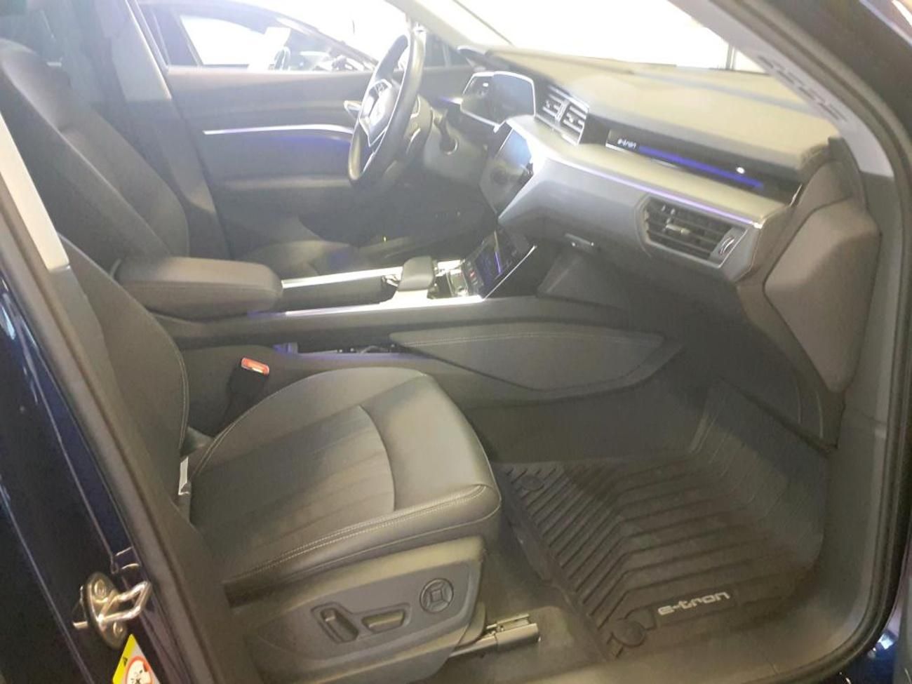 Audi e-tron, 55 QUATTRO 300kw S LINE SOH96% - fotka 6