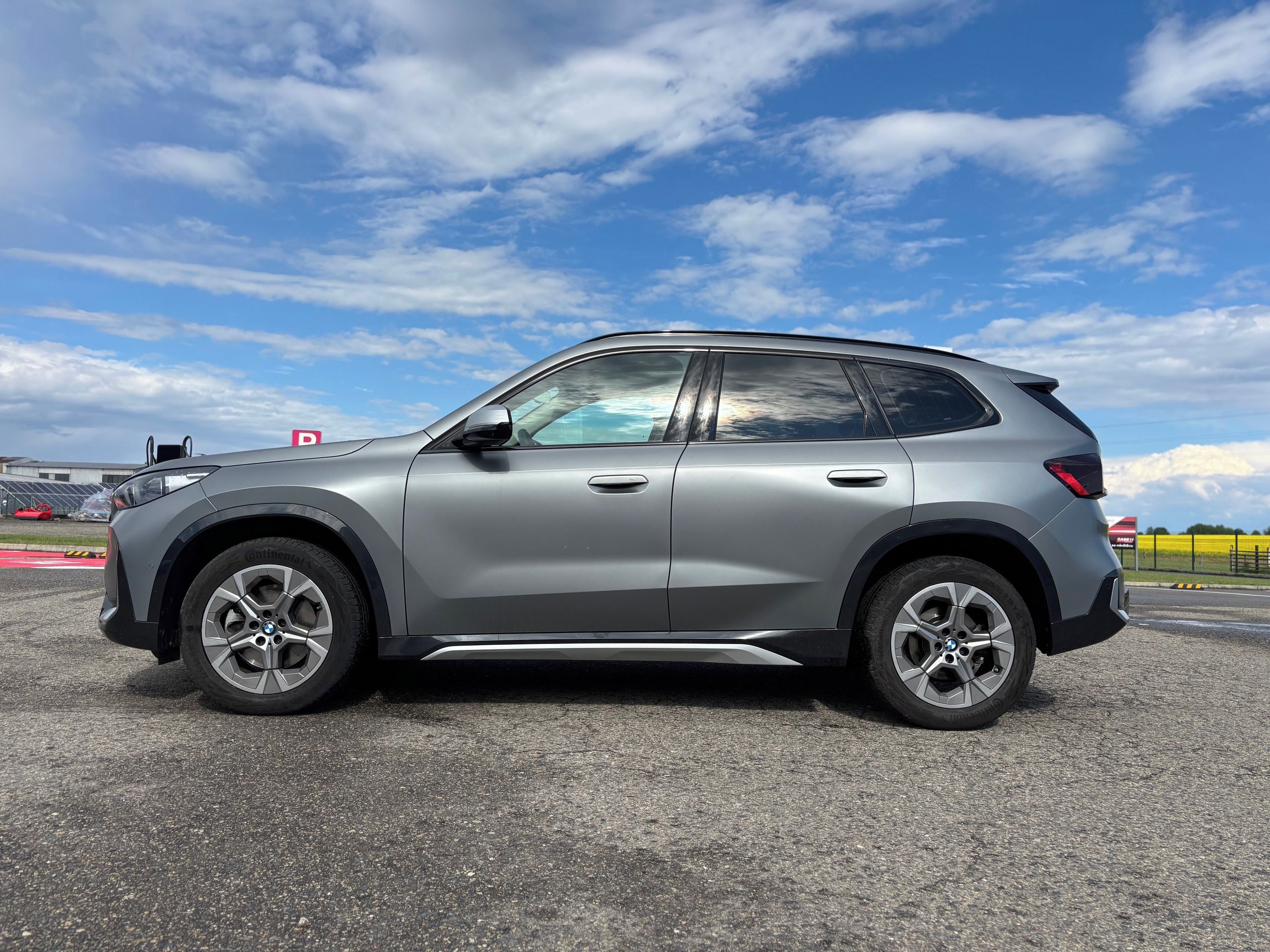 BMW X1, 23d, xDrive, max. výbava - fotka 2