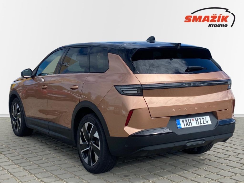 Opel Grandland, GS Hybrid 1,2 Turbo (100kW) - fotka 4