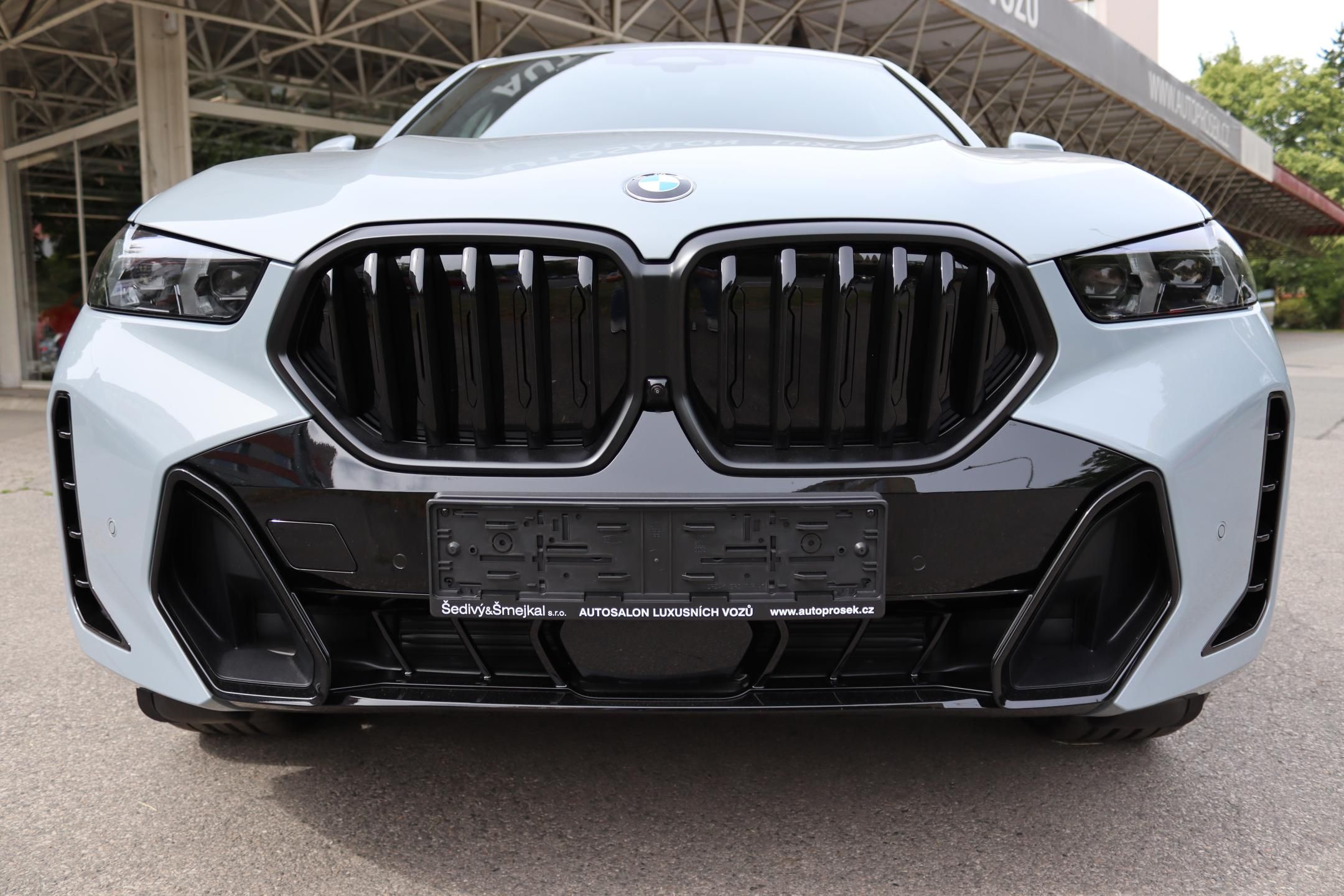 BMW X6, XDRIVE 40i G06 M-SPORT 280kW - fotka 5