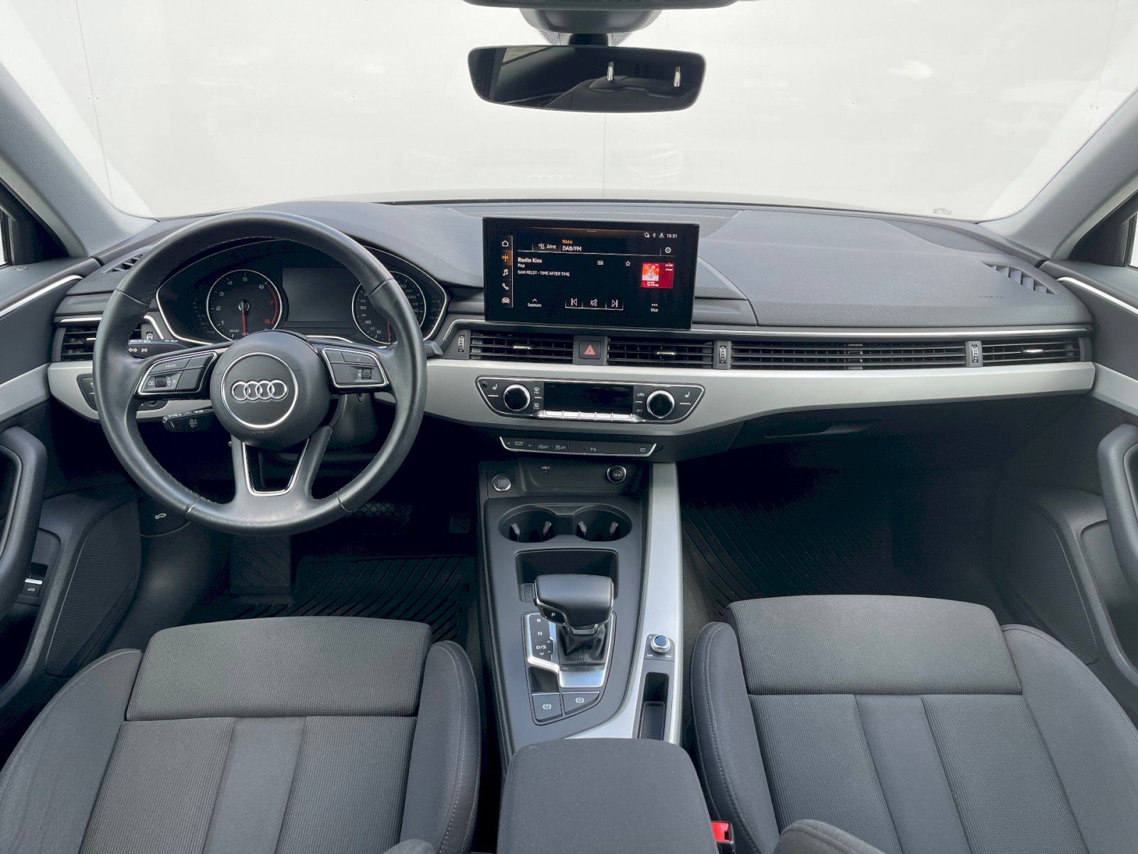 Audi A4, 2.0 35 TFSI 110 kW S-tronic S- - fotka 5