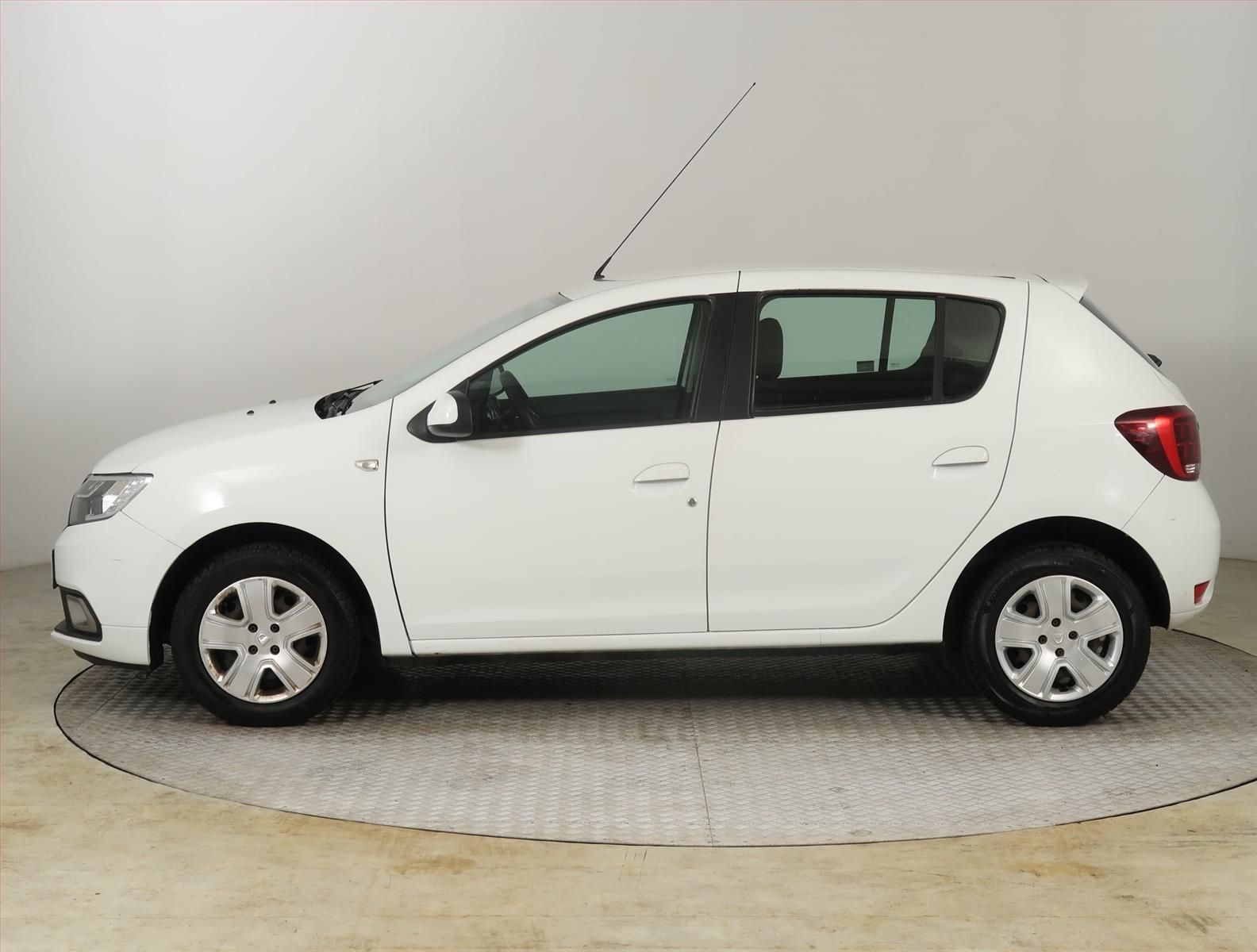 Dacia Sandero, 1.0 SCe, ČR,1.maj, Serv.kniha - fotka 3