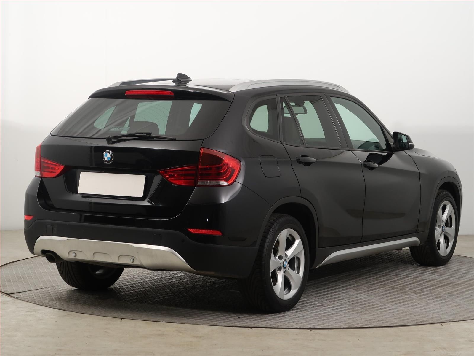 BMW X1, sDrive20d, Kůže, Navi - fotka 5