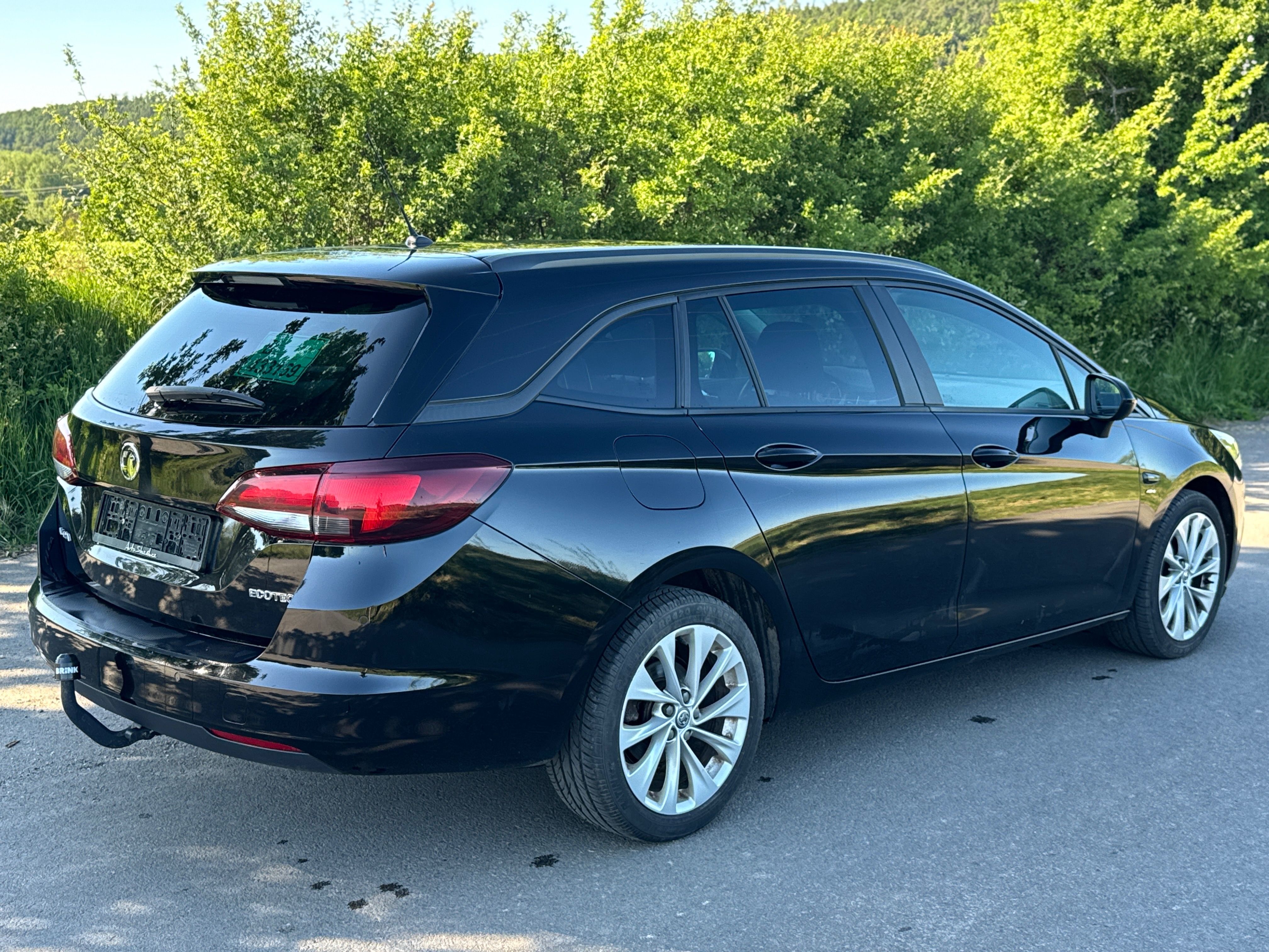 Opel Astra, 1,0 Turbo 77kw black edition - fotka 4